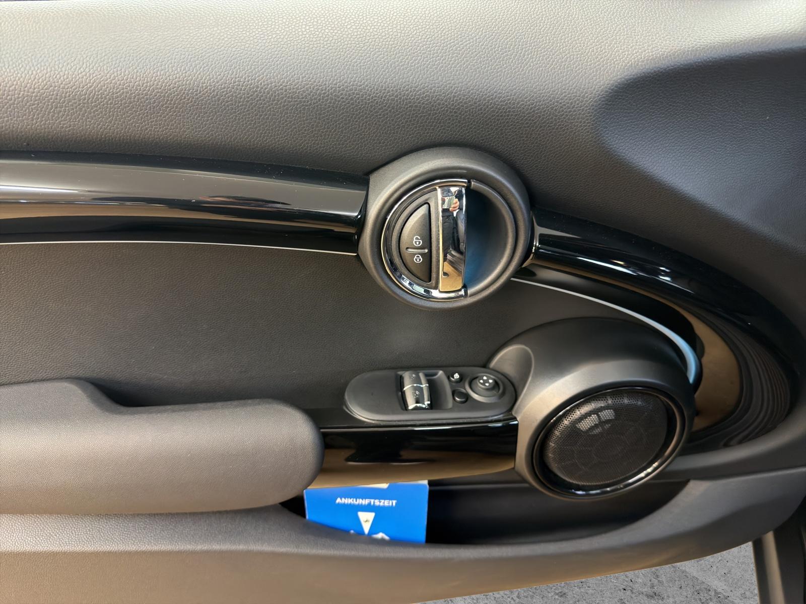 MINI F56 Cooper SE-image-9