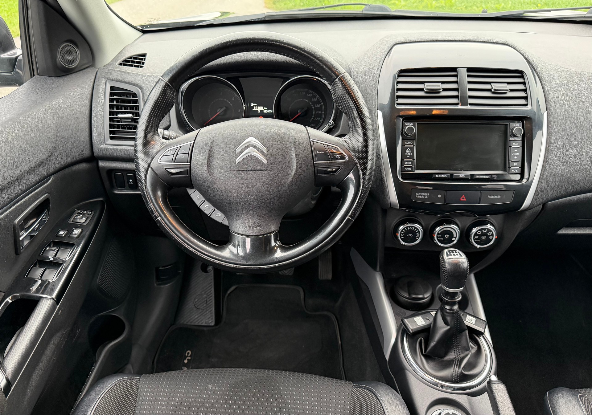 CITROEN C4 Aircross 1.6 HDi Exclusive 4WD-image-13
