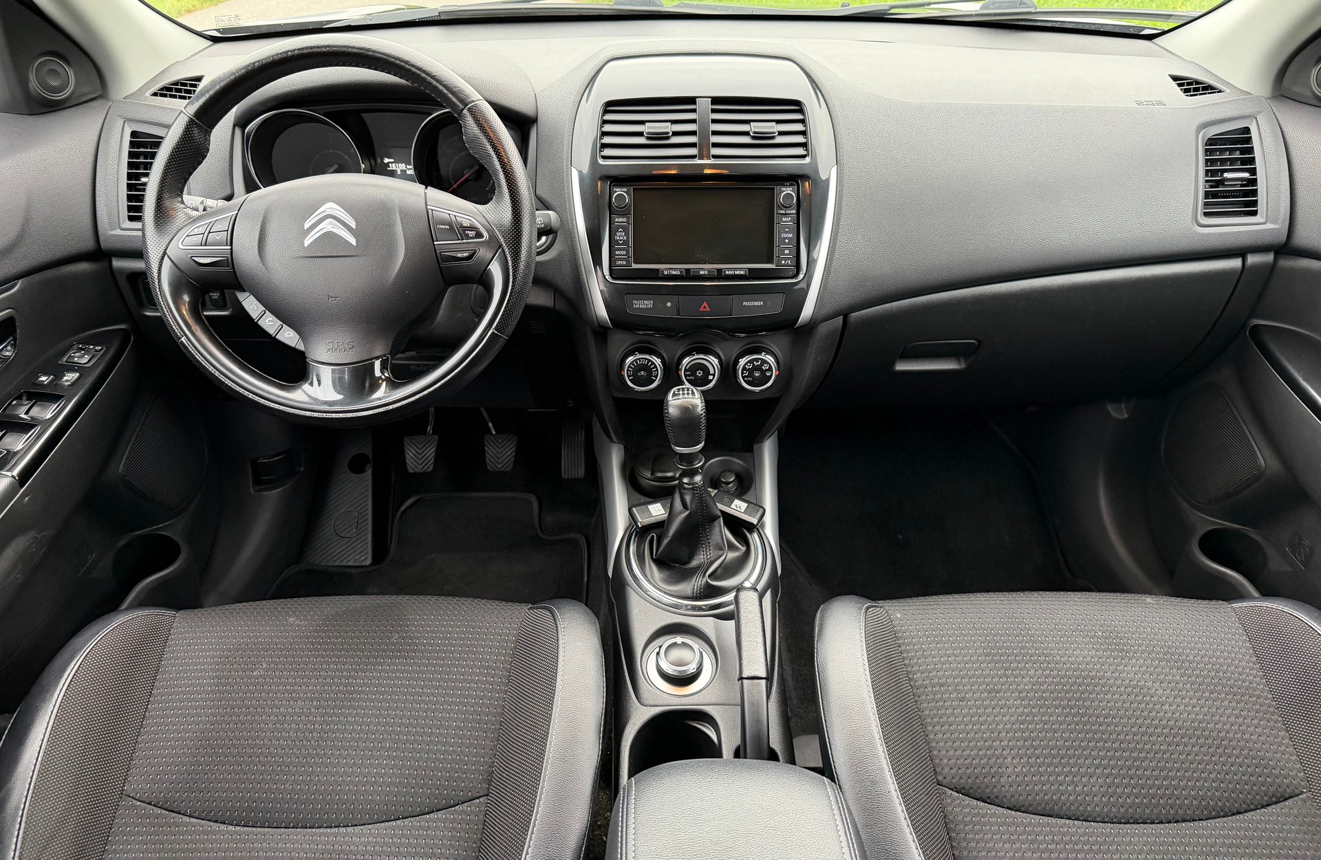 CITROEN C4 Aircross 1.6 HDi Exclusive 4WD-image-12