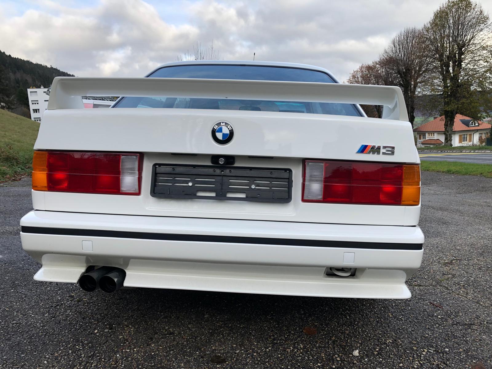 BMW M3-image-3