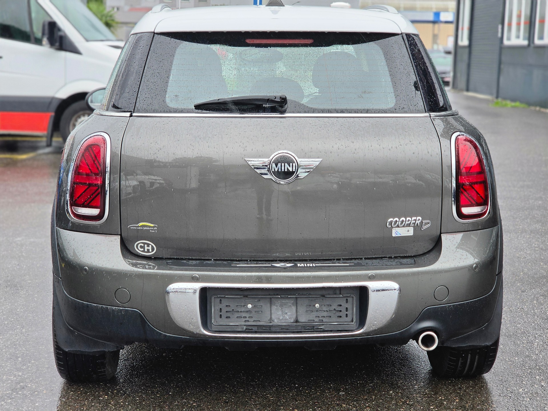 MINI Countryman Cooper D ALL4-image-3