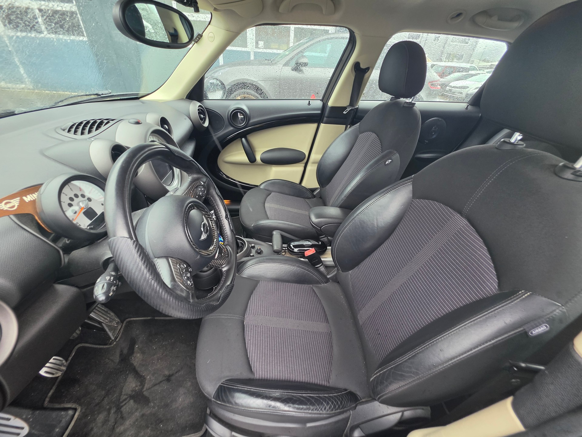 MINI Countryman Cooper D ALL4-image-8