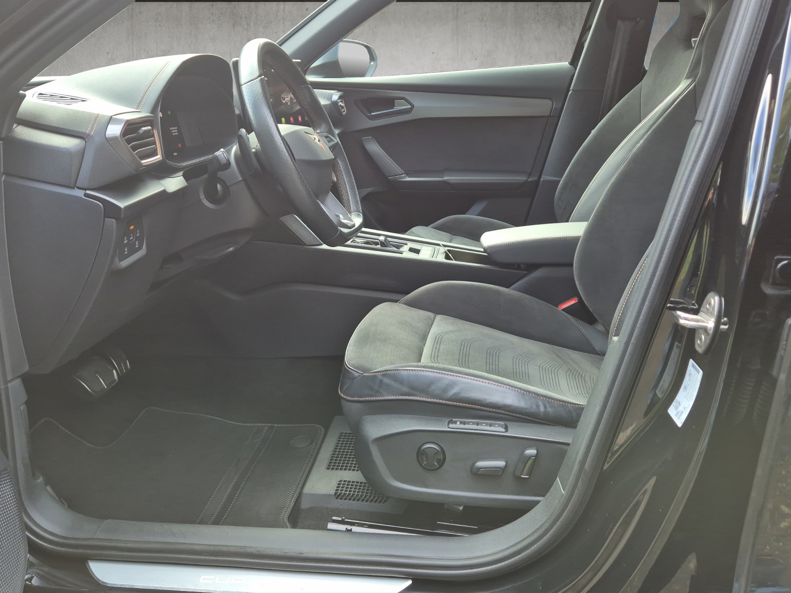 CUPRA Formentor 2.0TSI Tribe Edition DSG-image-8