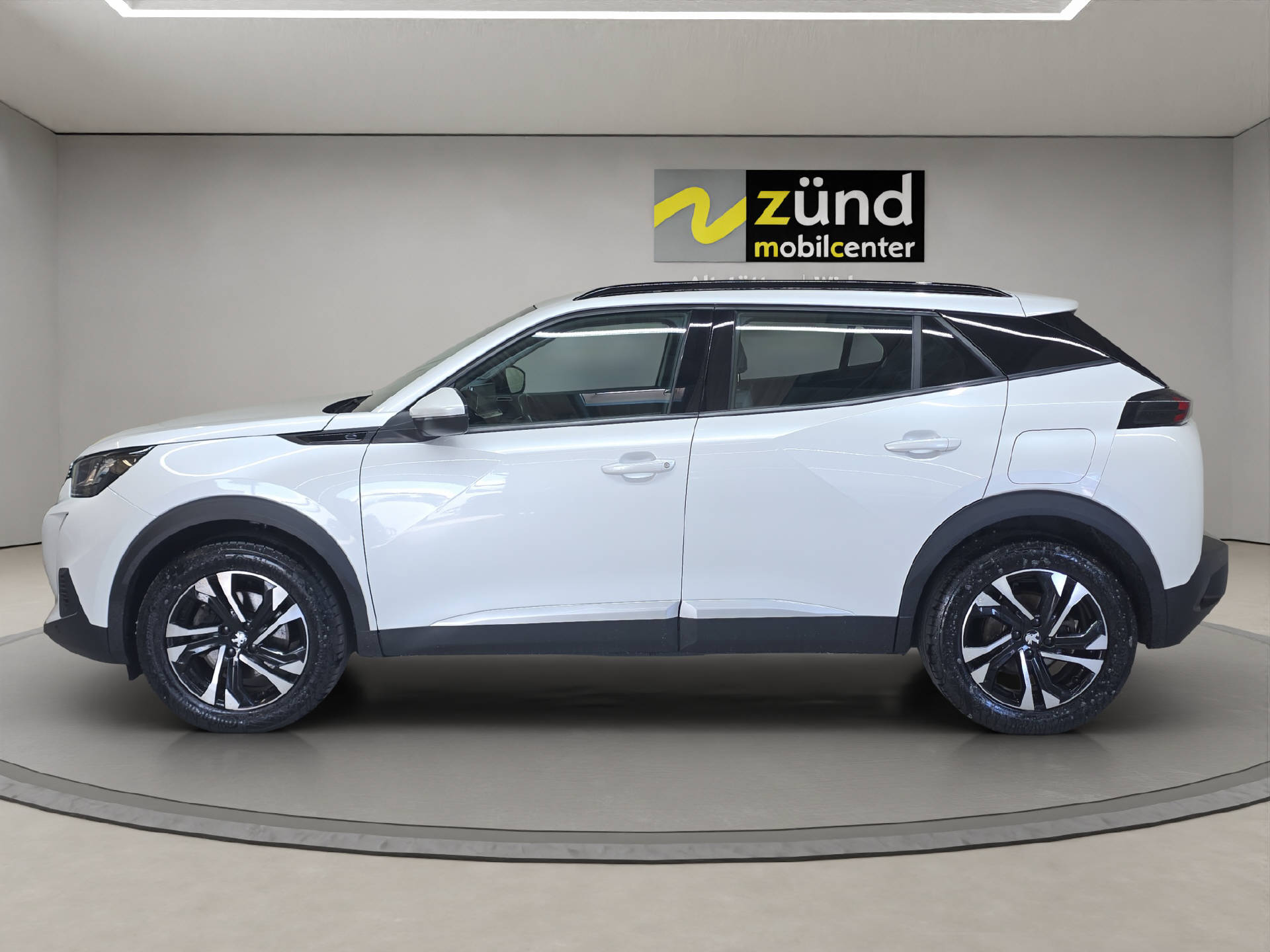 PEUGEOT e-2008 Allure-image-1