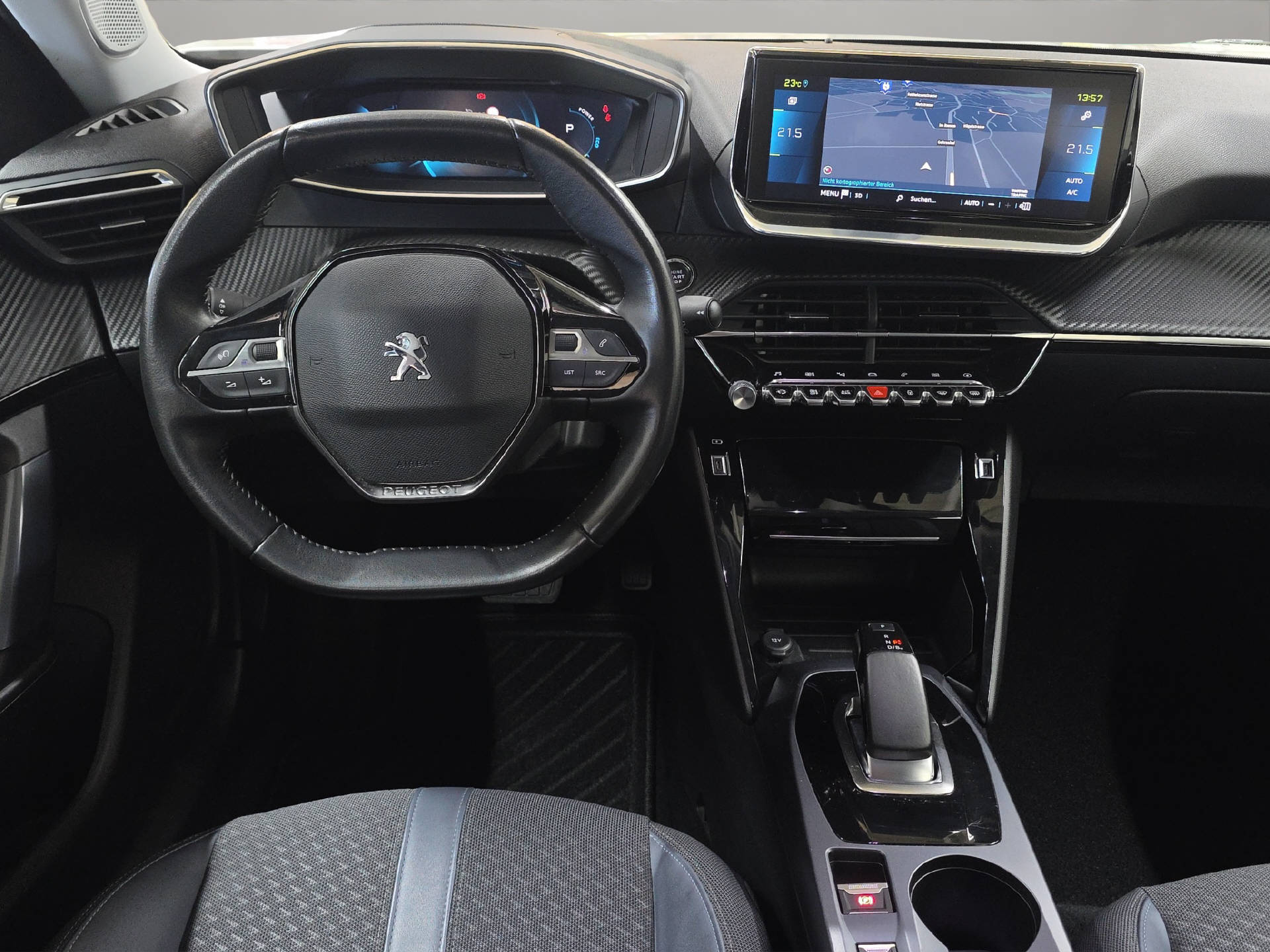 PEUGEOT e-2008 Allure-image-7
