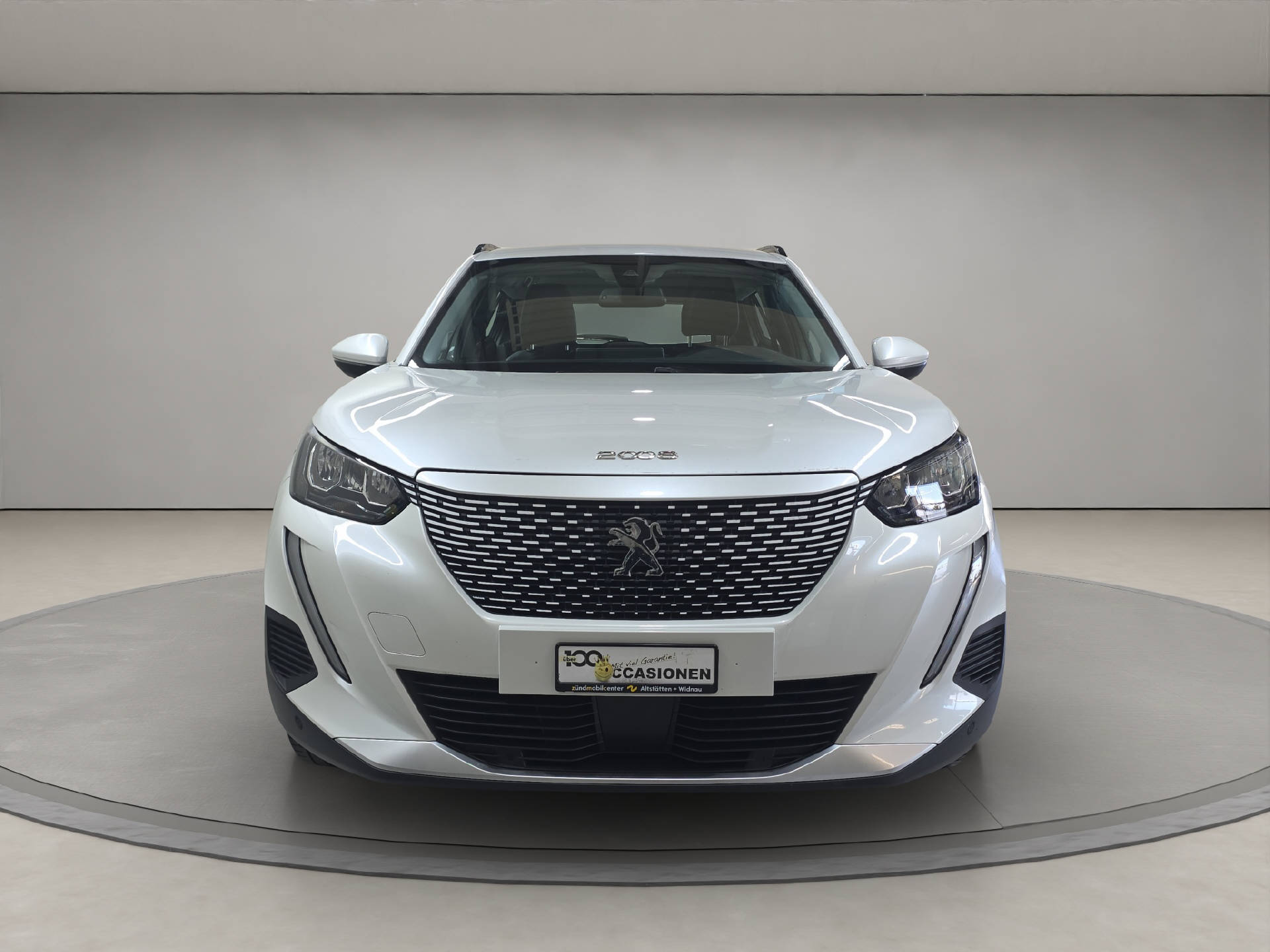 PEUGEOT e-2008 Allure-image-4