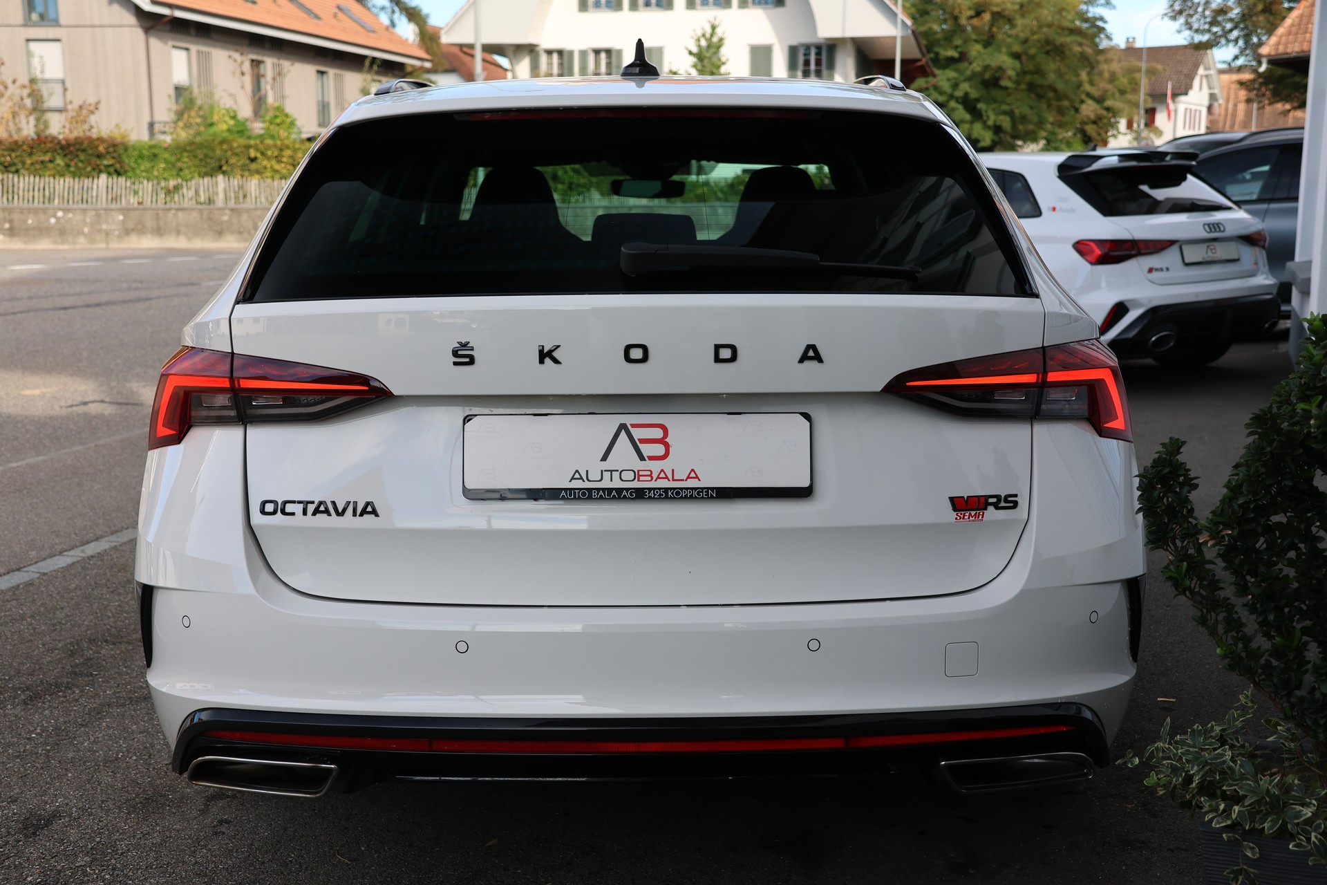 SKODA Octavia Combi 2.0 TDI DSG RS 4x4 (CH) + 2.0T AHK-image-6