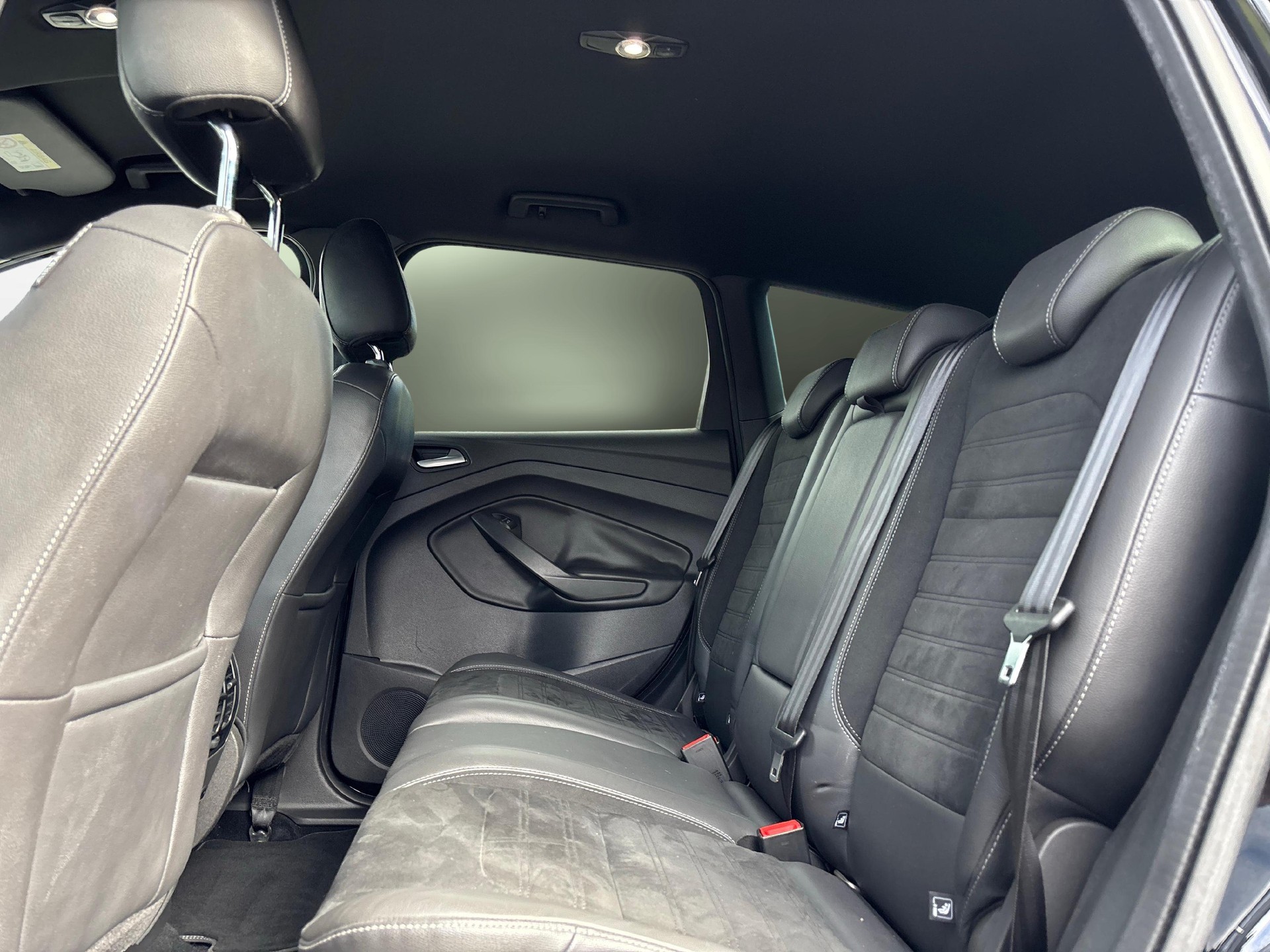 FORD Kuga 2.0 TDCi 180 ST-Line FPS-image-10