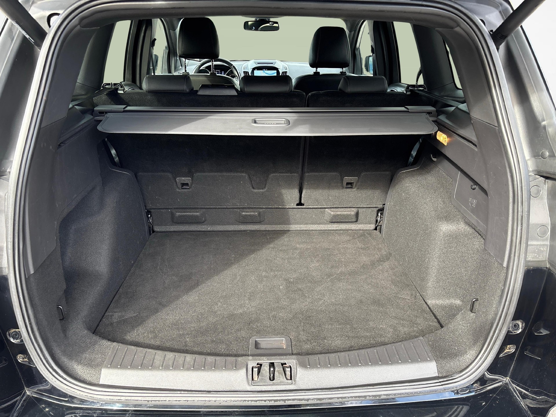FORD Kuga 2.0 TDCi 180 ST-Line FPS-image-8