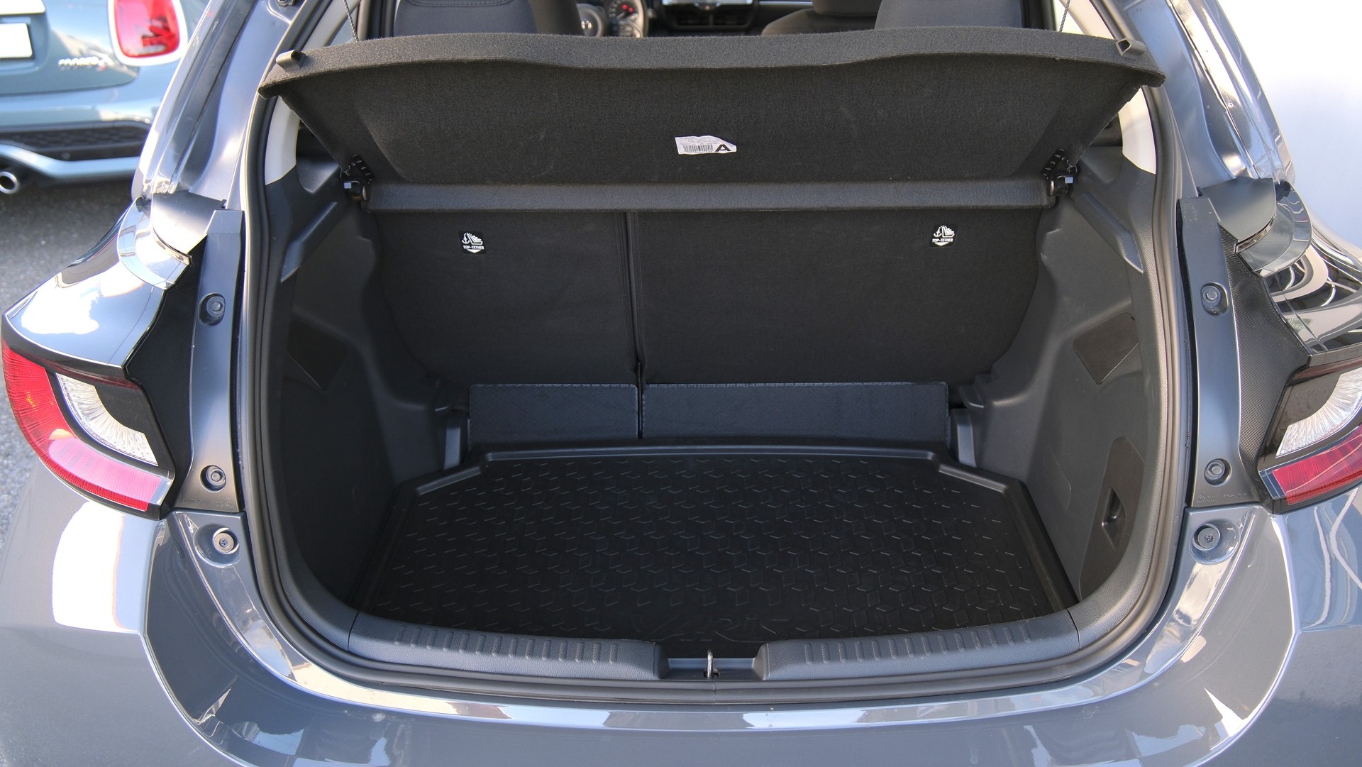 TOYOTA Yaris 1.5 Comfort e-CVT-image-29