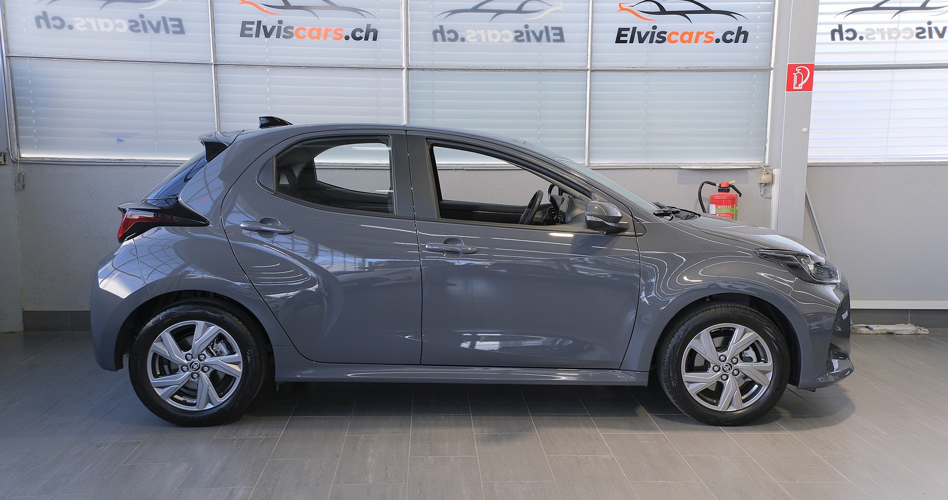 TOYOTA Yaris 1.5 Comfort e-CVT-image-23