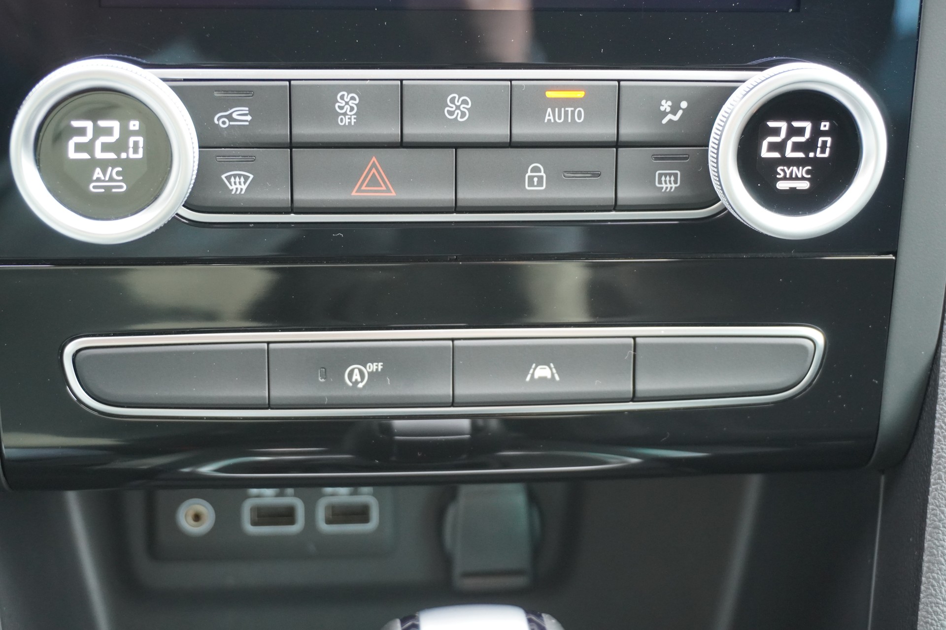 RENAULT Mégane Grandtour 1.3 16V Turbo Techno EDC-image-23