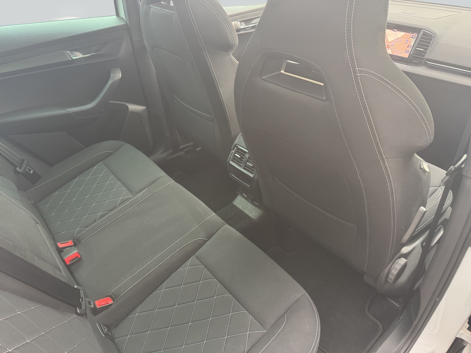 SKODA Karoq 2.0 TSI SportLine 4x4 DSG-image-9
