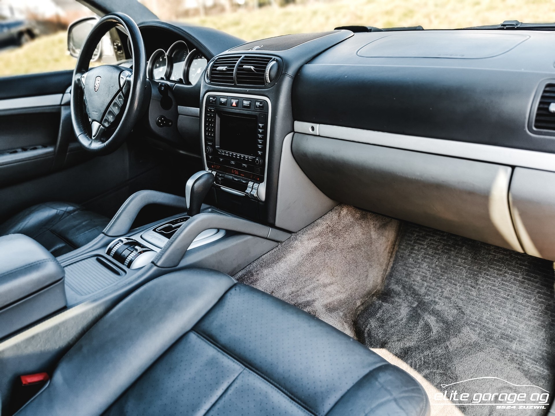 PORSCHE Cayenne Turbo S-image-10