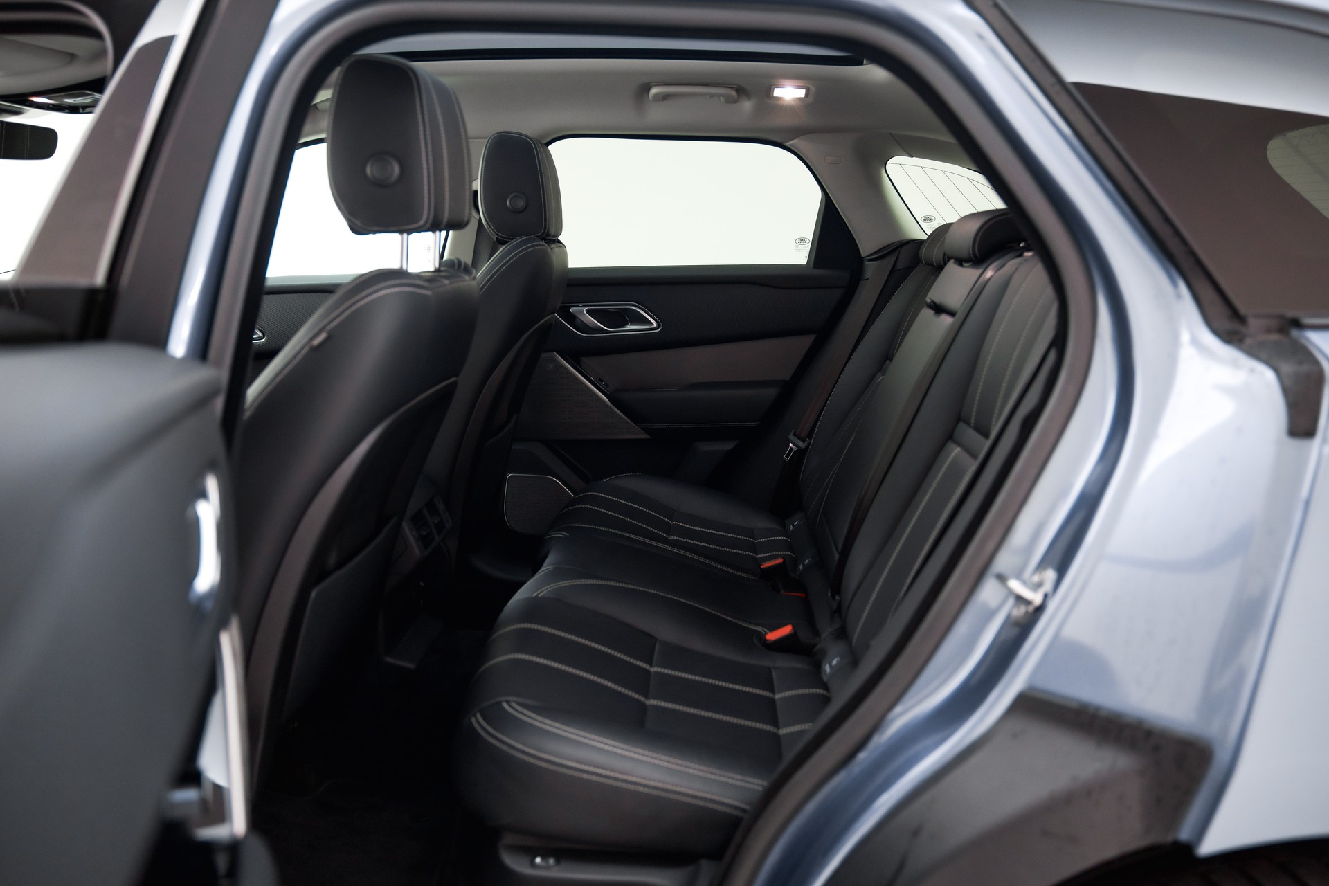 LAND ROVER Range Rover Velar D 275 SE Automatic-image-23