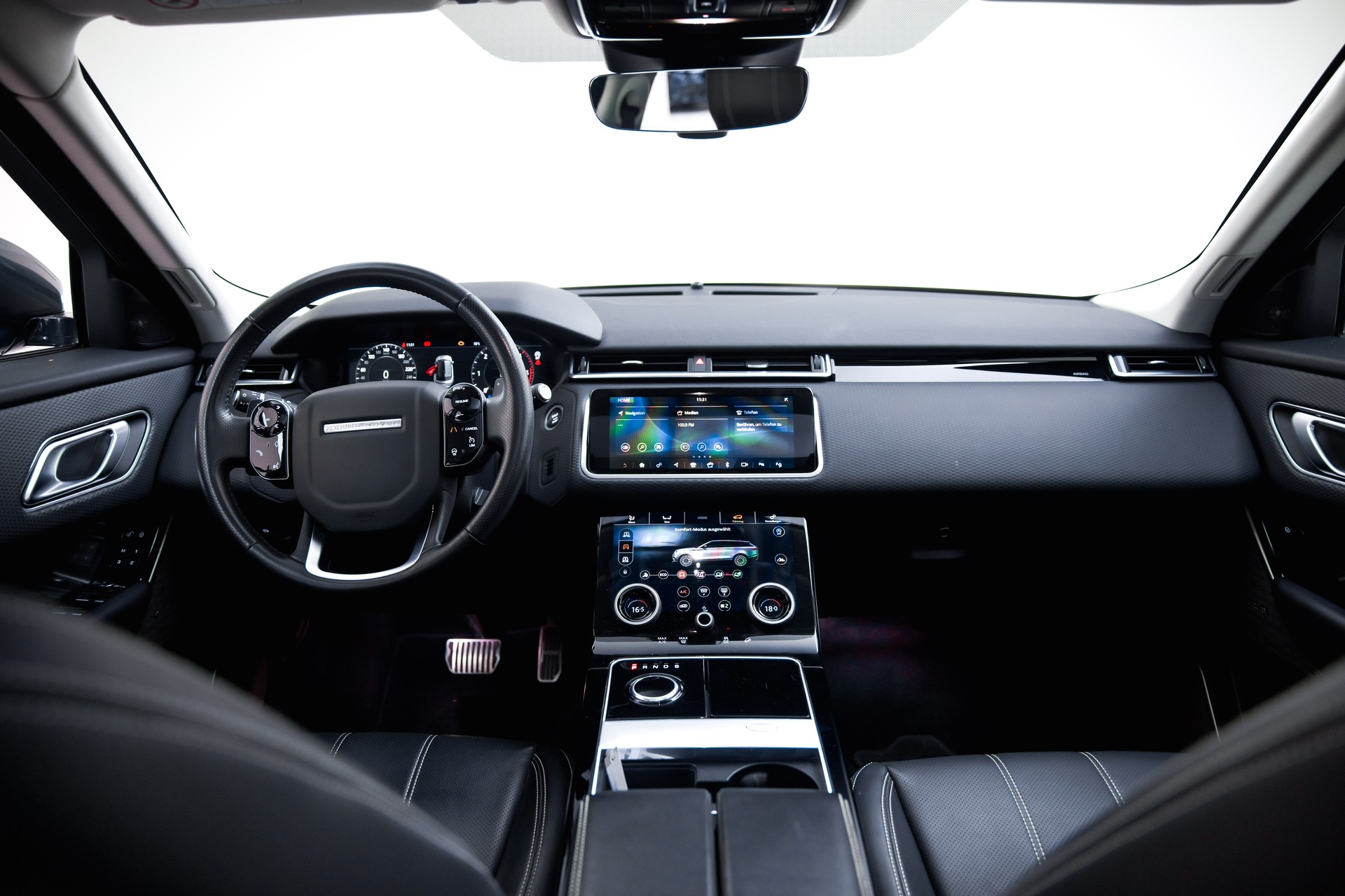 LAND ROVER Range Rover Velar D 275 SE Automatic-image-18