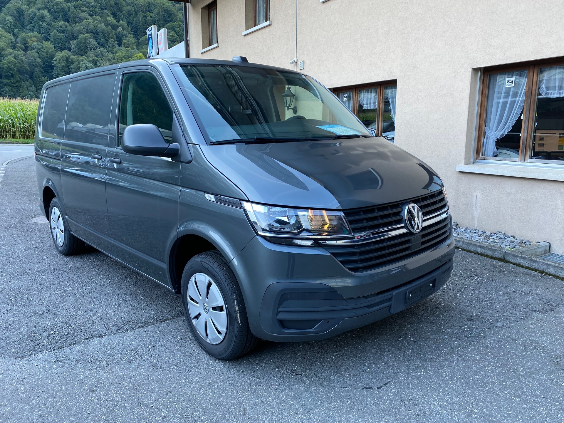 VW T6.1 2.0 TDI 4Motion DSG-image-10