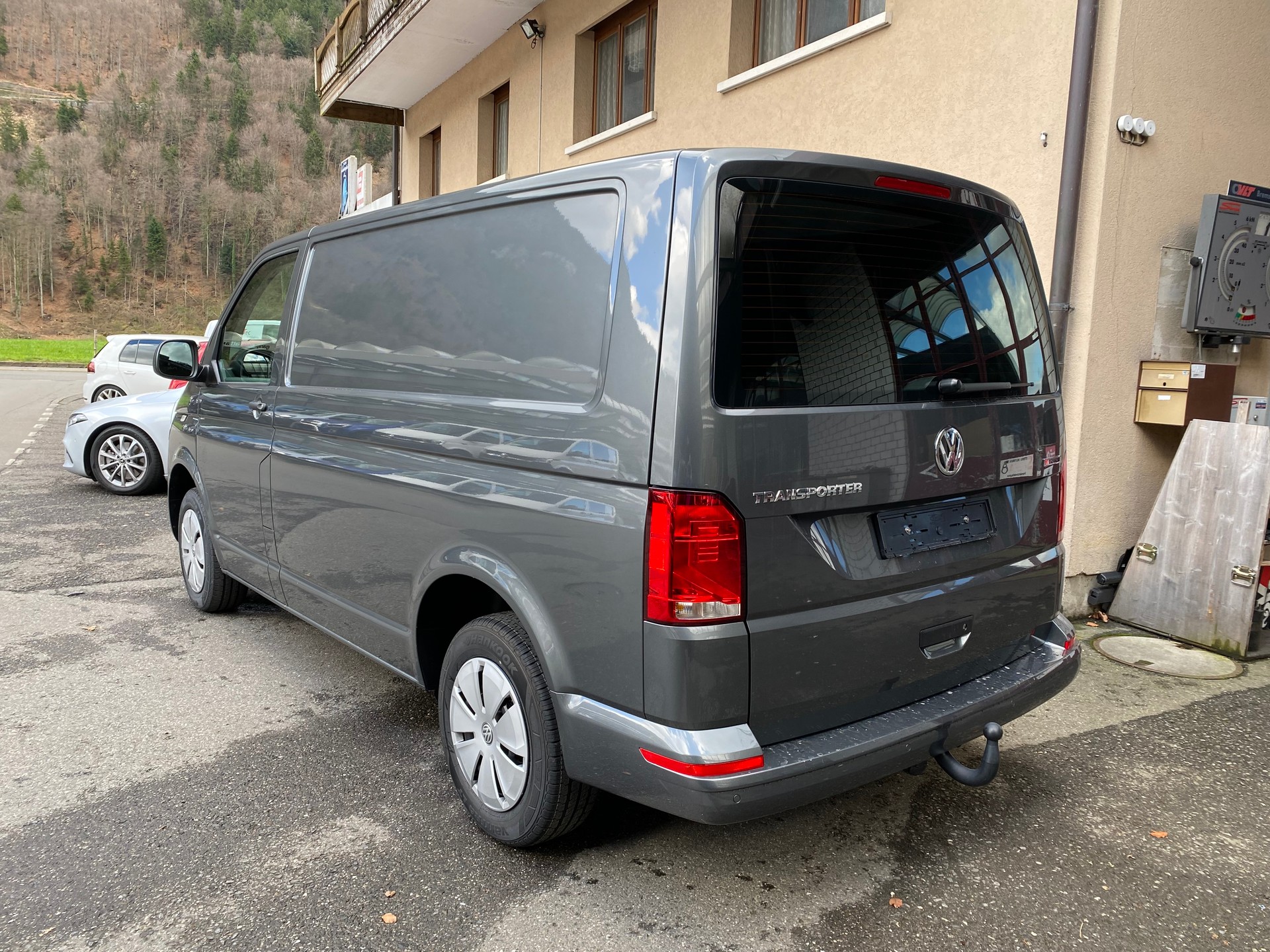 VW T6.1 2.0 TDI 4Motion DSG-image-11