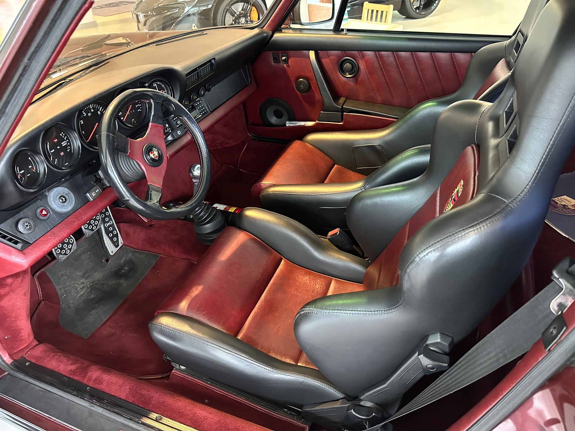 PORSCHE 911 Carrera-image-5