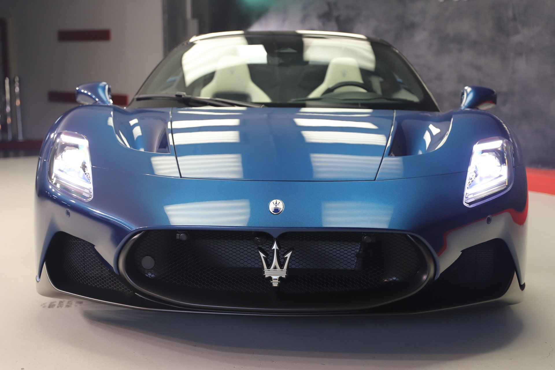 MASERATI MC 20 Cielo-image-4