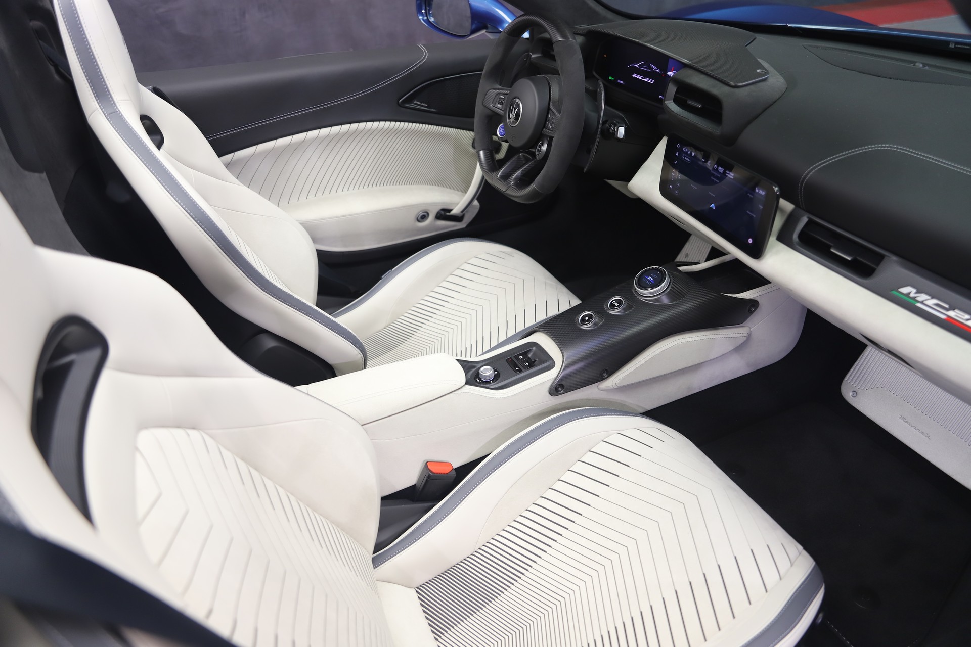MASERATI MC 20 Cielo-image-8