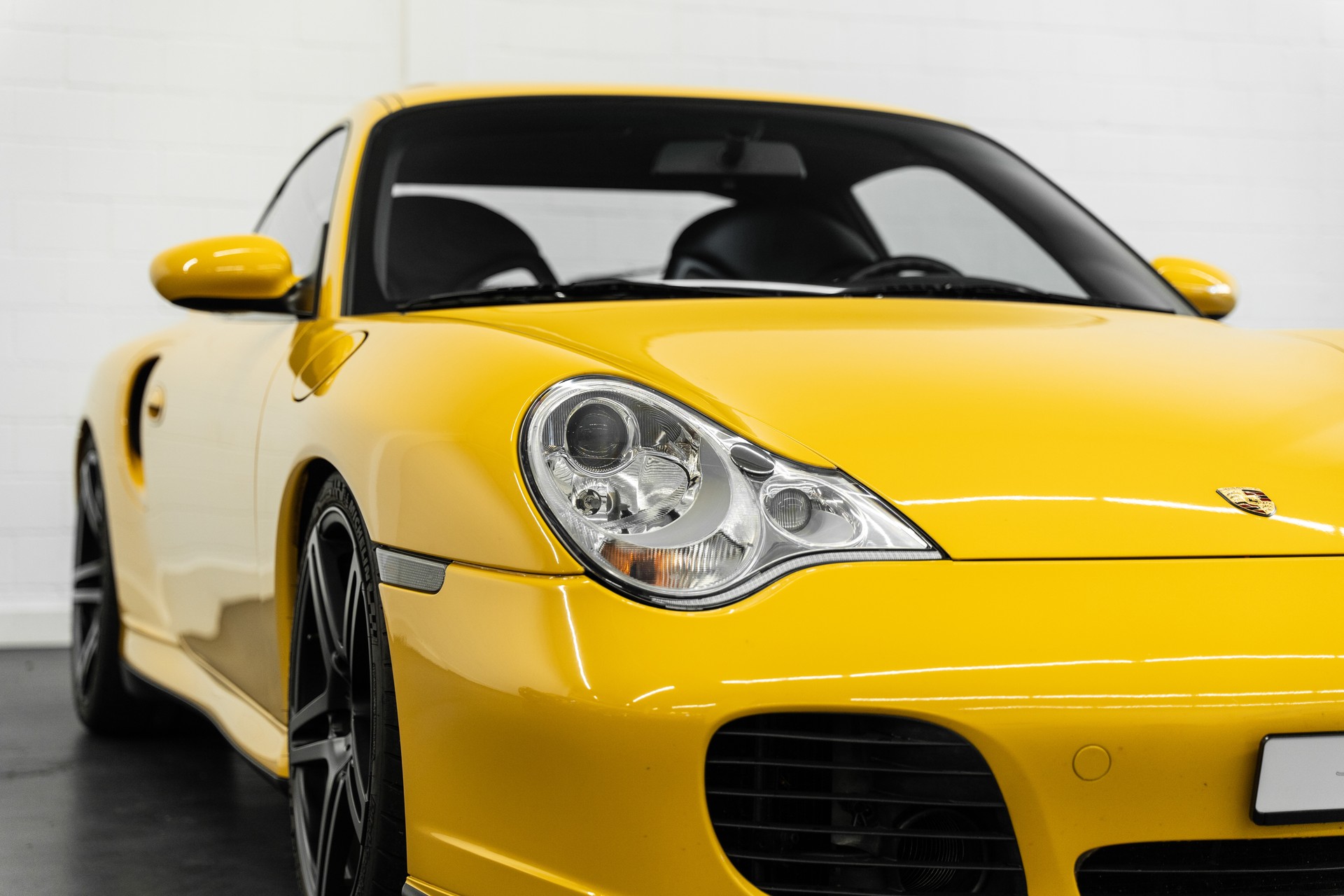 PORSCHE 911 Turbo-image-5