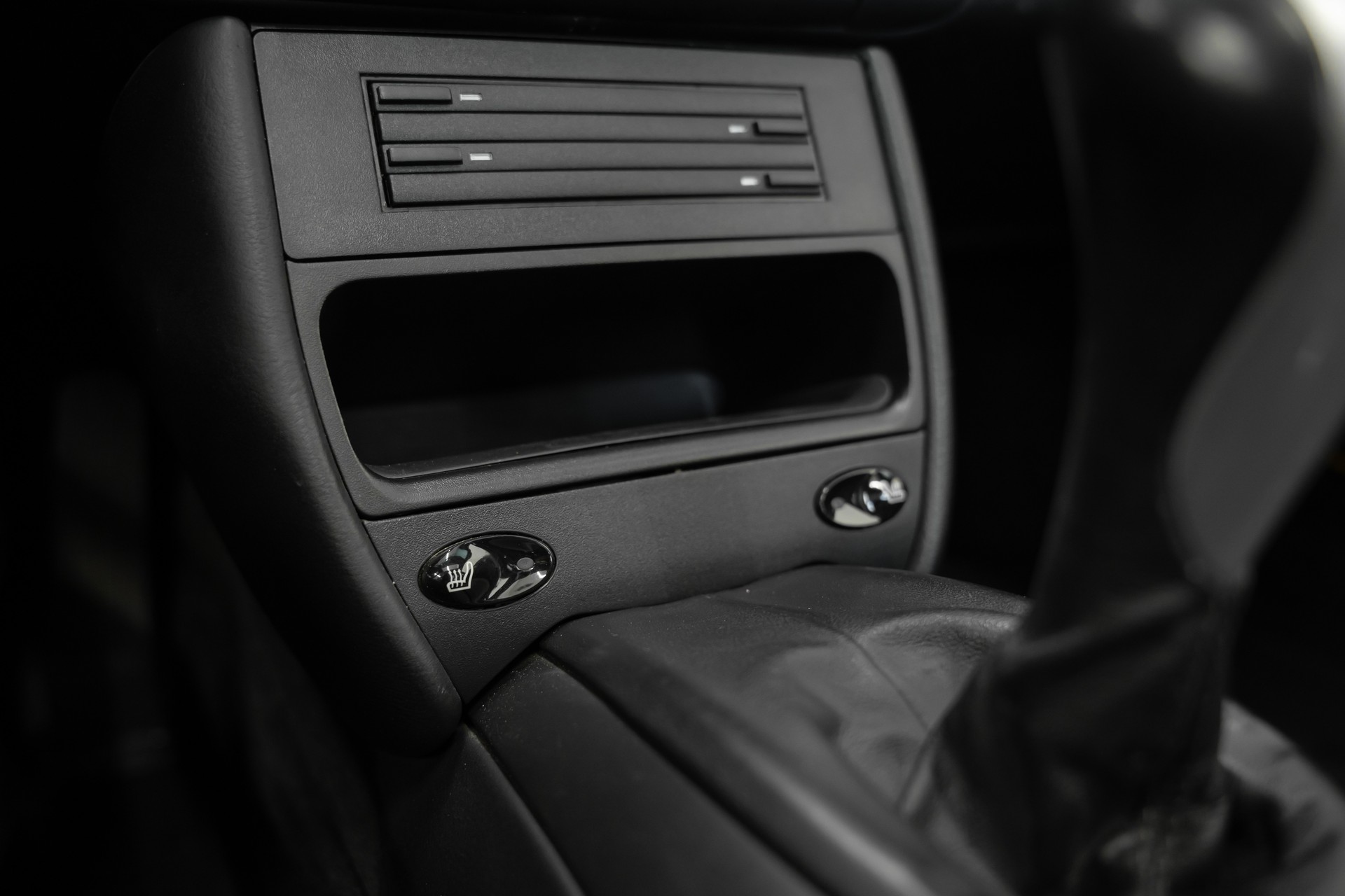 PORSCHE 911 Turbo-image-22