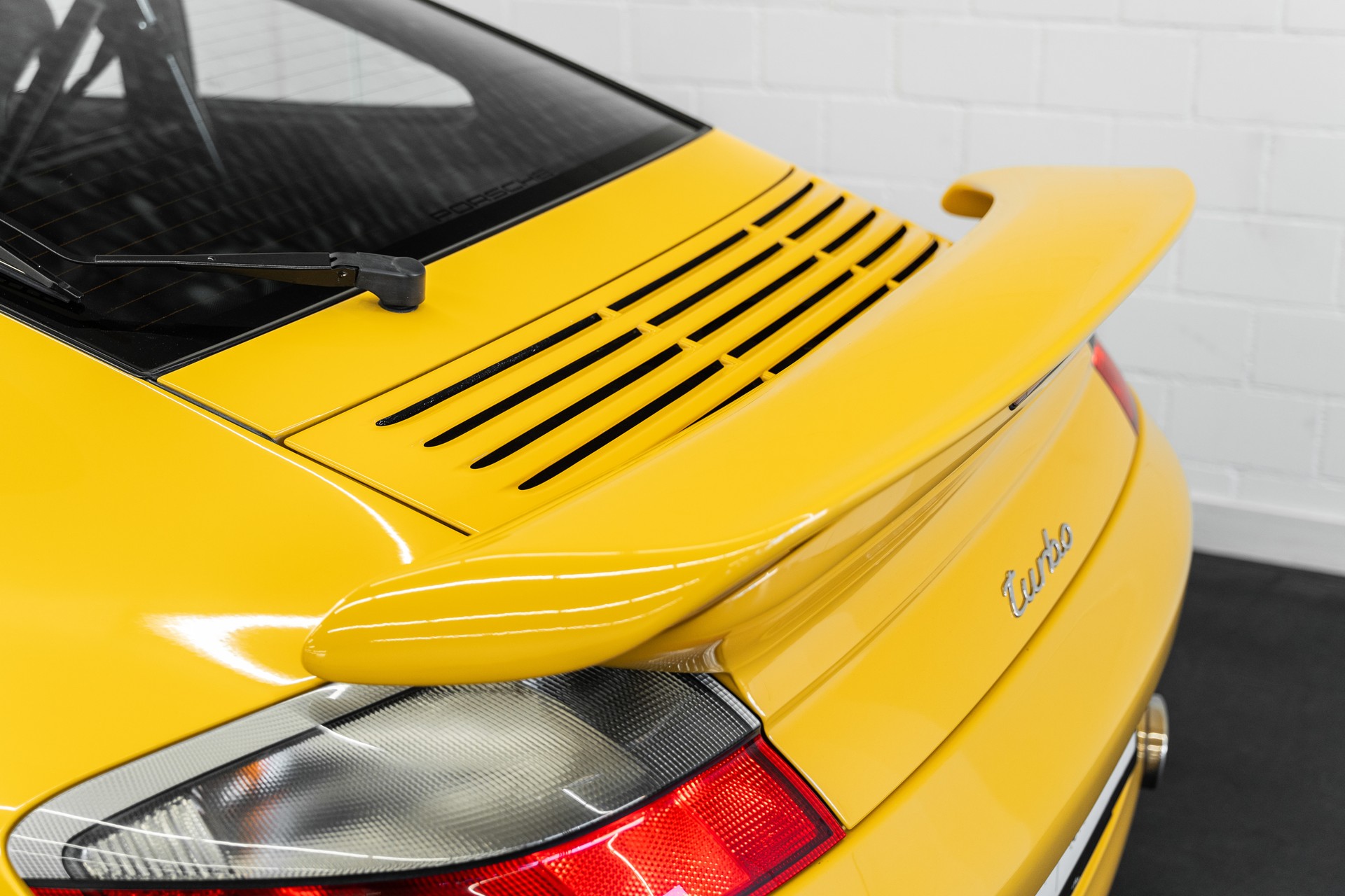 PORSCHE 911 Turbo-image-14