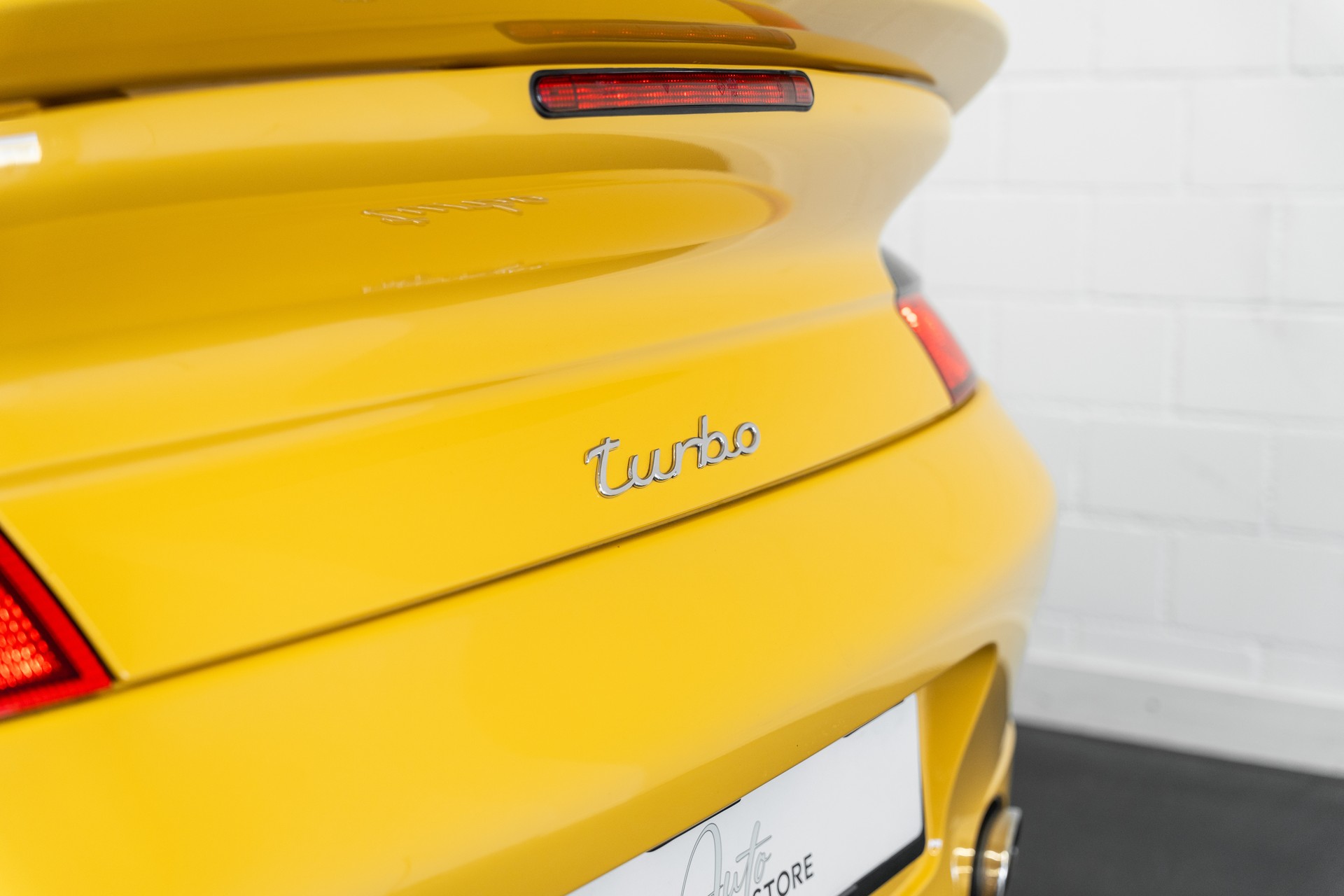 PORSCHE 911 Turbo-image-15