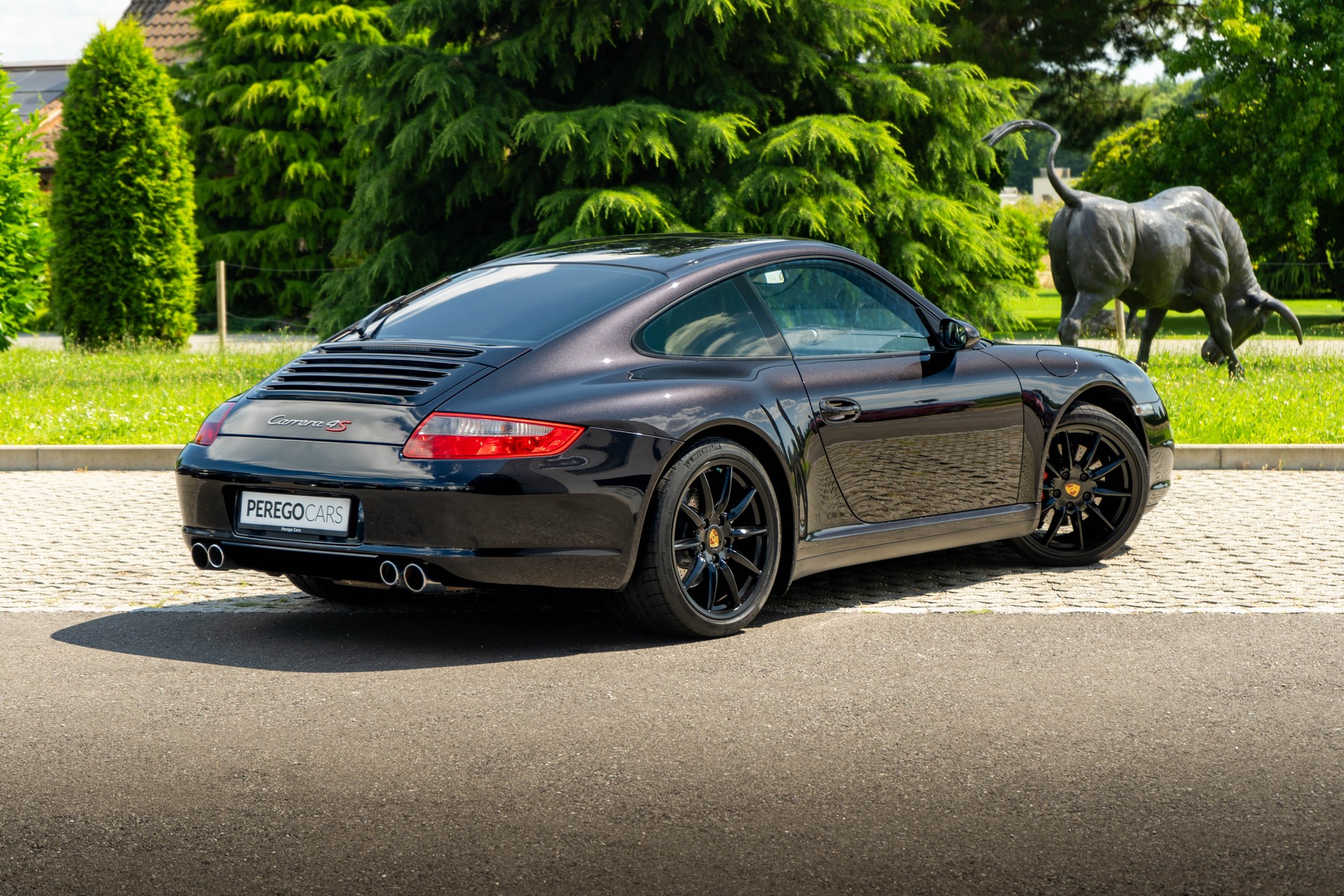 PORSCHE 911 Carrera 4S-image-8