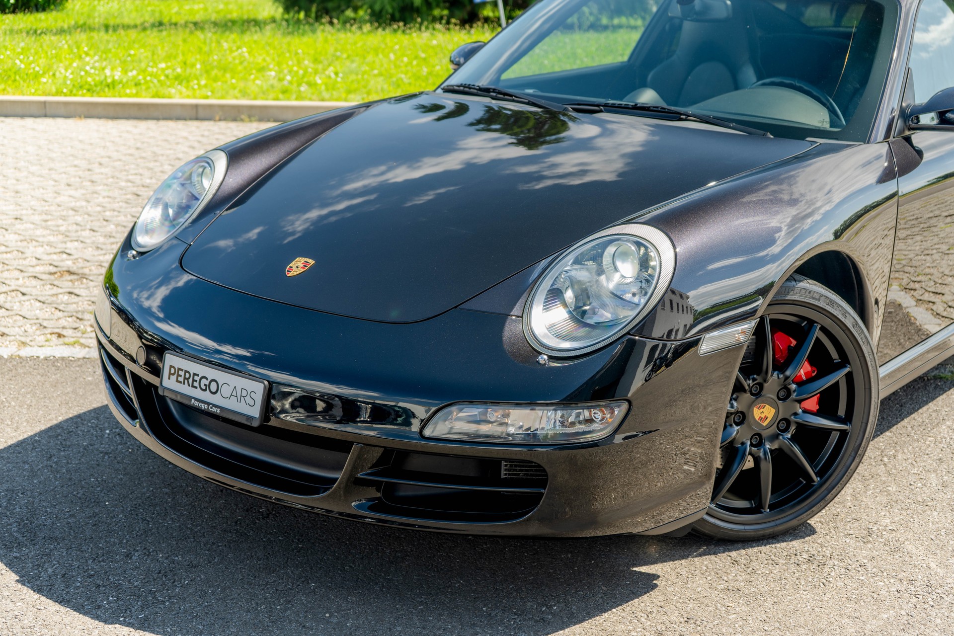 PORSCHE 911 Carrera 4S-image-1