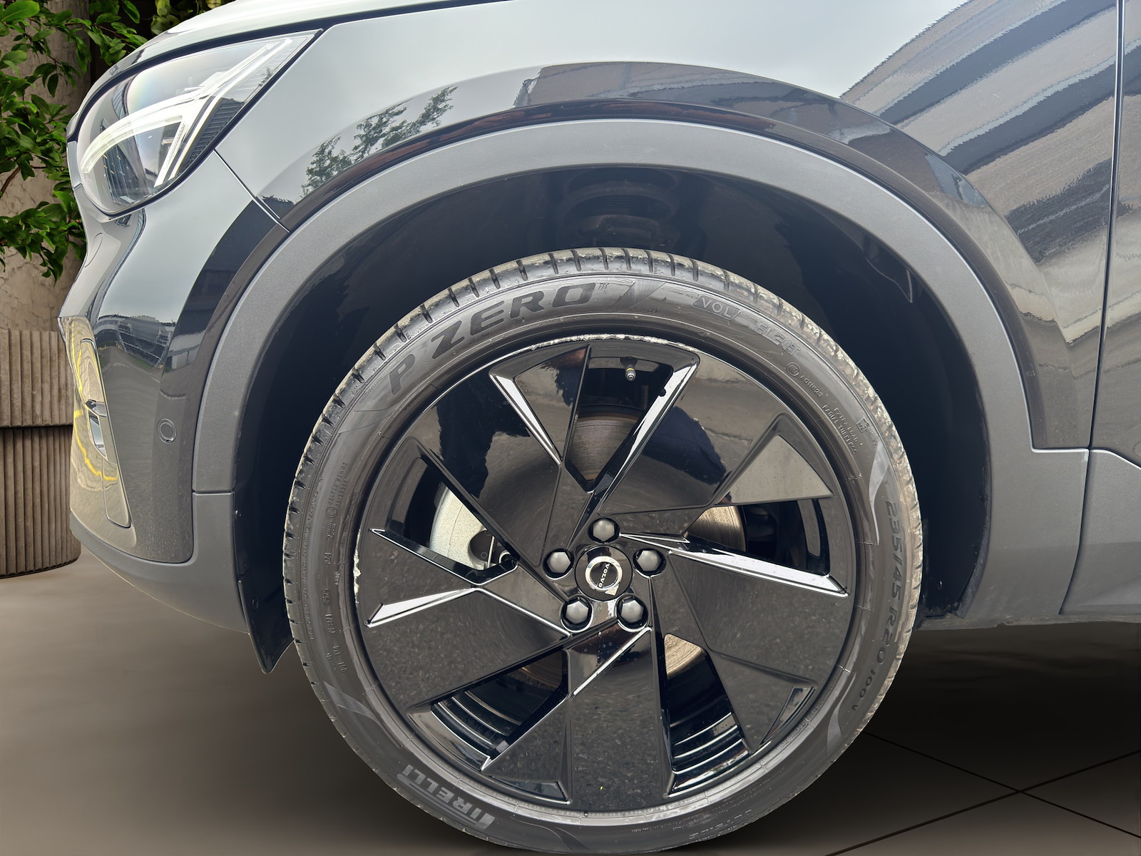 VOLVO EX40 XCENTRIC Black Edition AWD-image-7