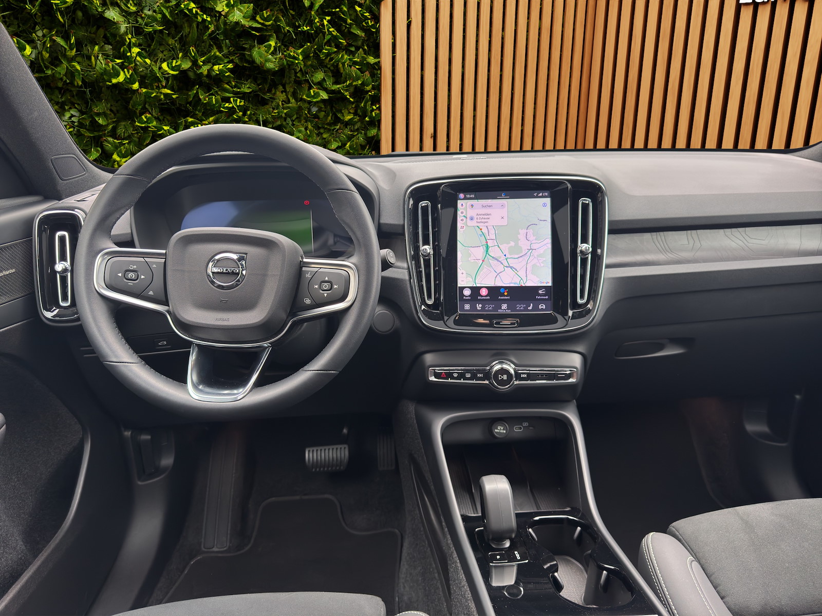 VOLVO EX40 XCENTRIC Black Edition AWD-image-9