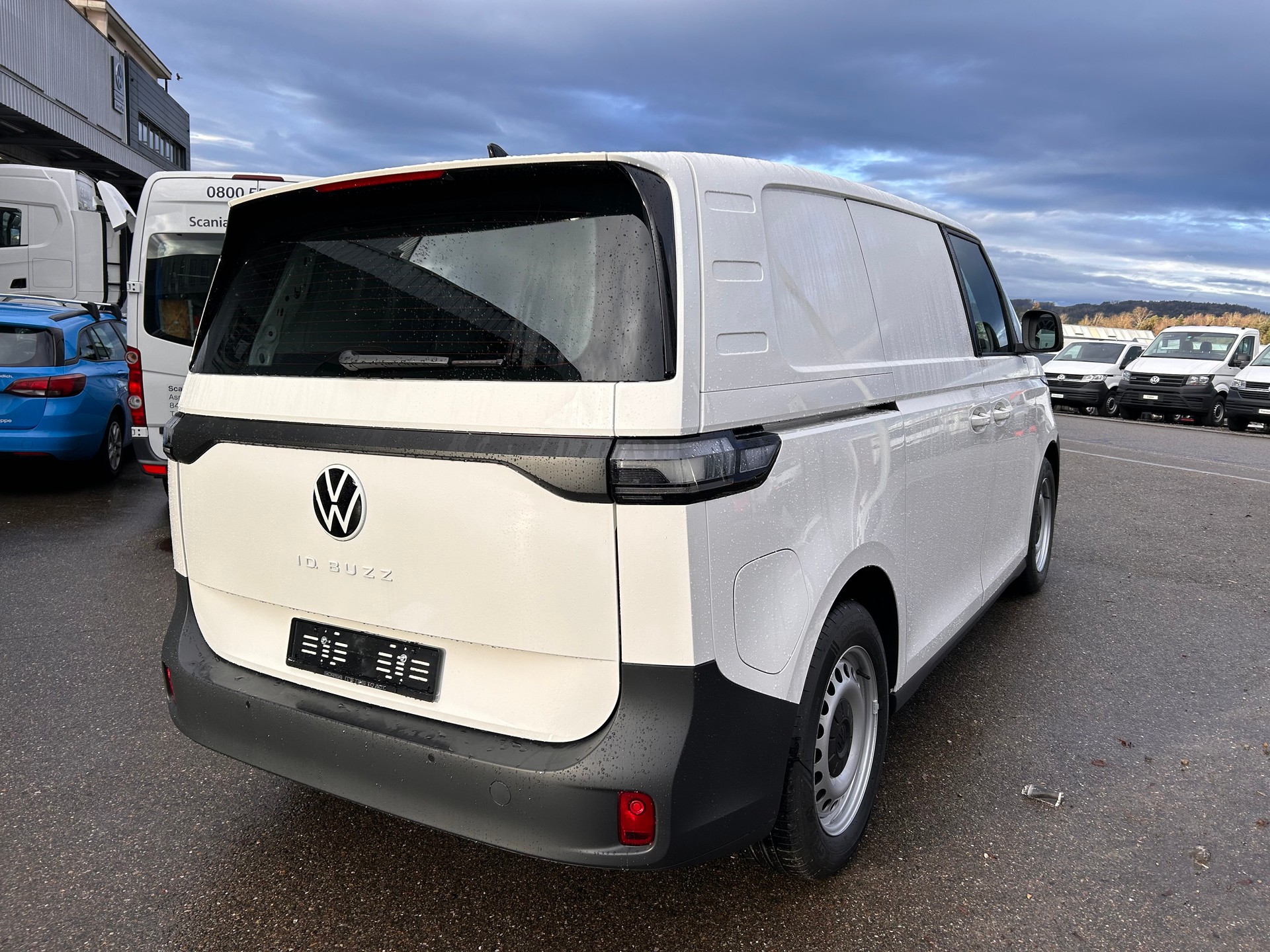 VW ID. Buzz Cargo Pro-image-4