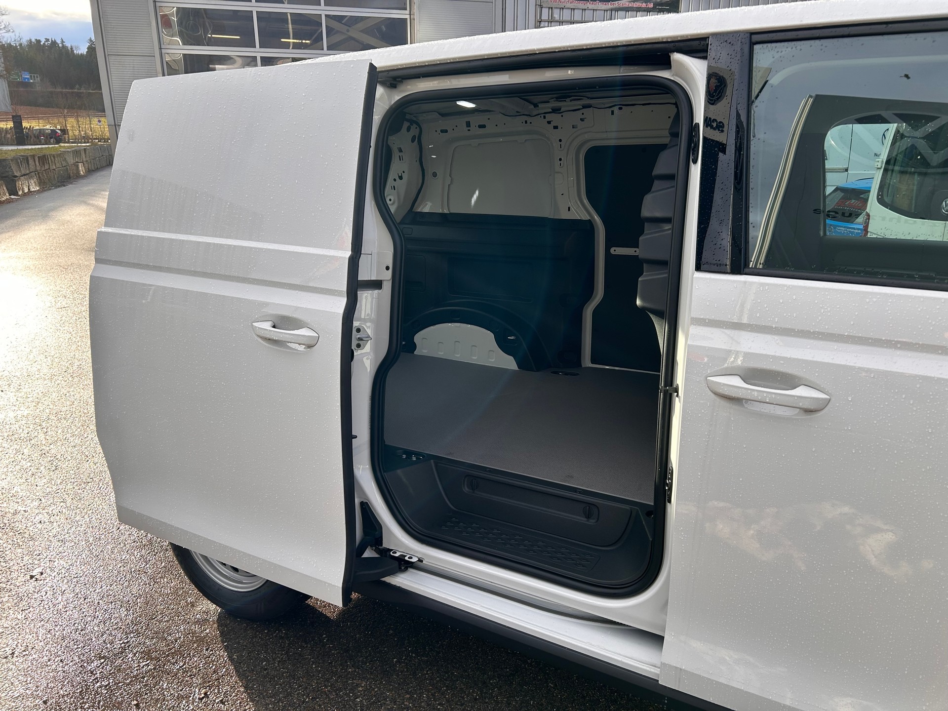 VW ID. Buzz Cargo Pro-image-8
