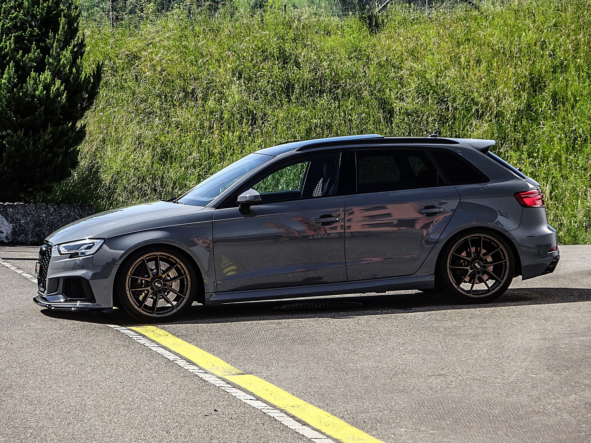 AUDI RS3 Sportback 2.5 TSI quattro S-tronic // CH-Fahrzeug // ABT Motorsport // ohne OPF // erst bei 45'000Km...-image-4