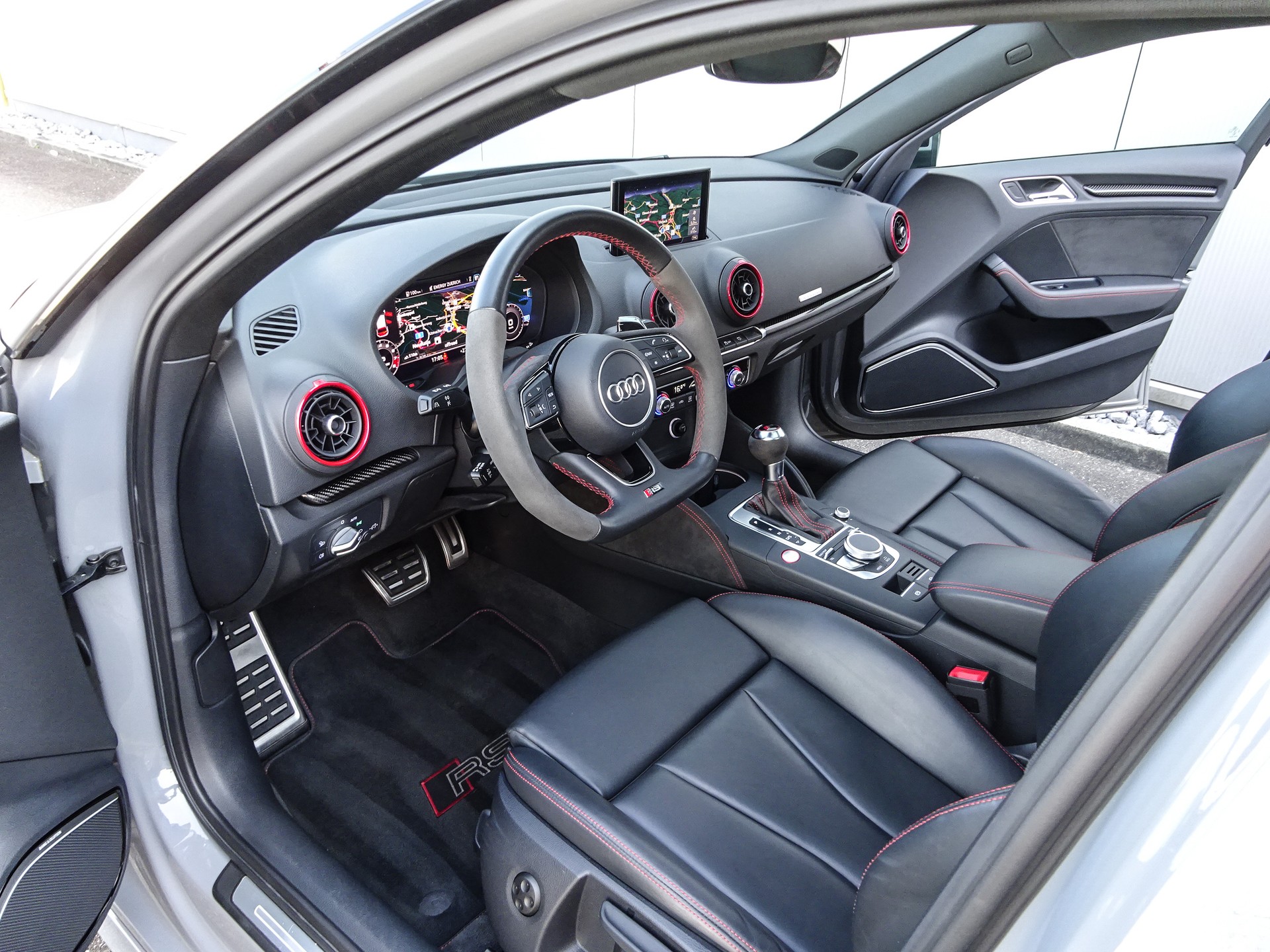 AUDI RS3 Sportback 2.5 TSI quattro S-tronic // CH-Fahrzeug // ABT Motorsport // ohne OPF // erst bei 45'000Km...-image-10