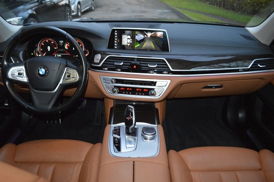 BMW 730d xDrive Steptronic-image-10