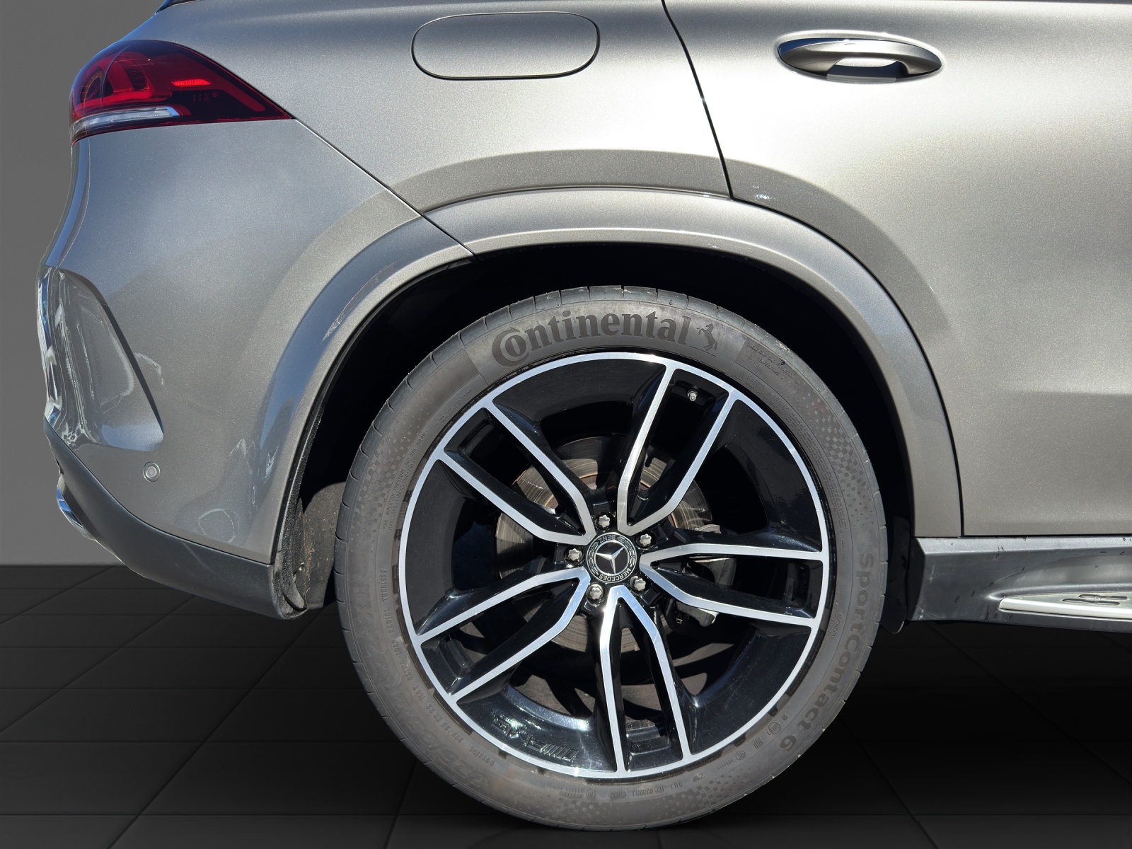 MERCEDES-BENZ GLE 350 d AMG Line 4Matic-image-23