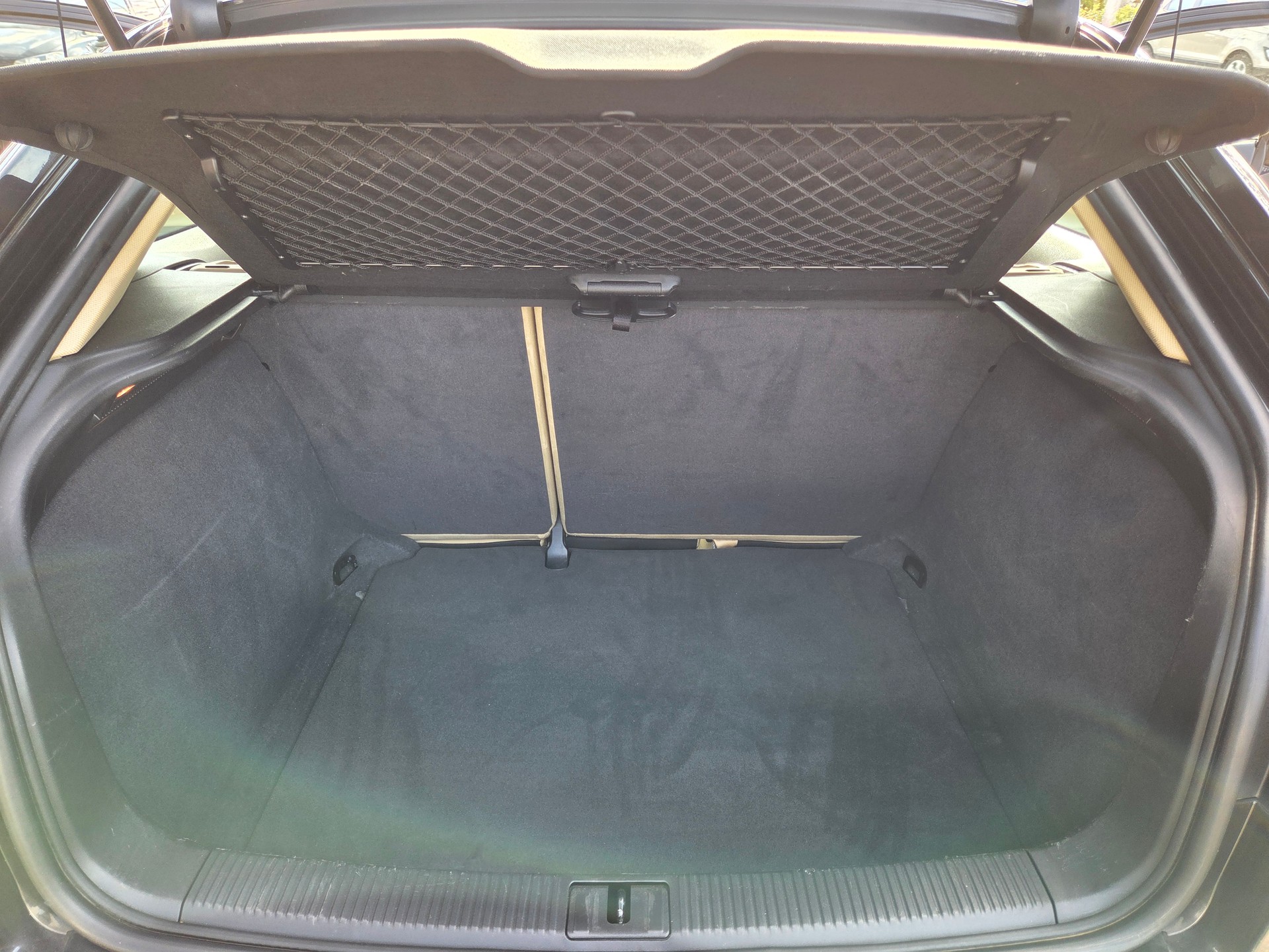 AUDI A3 2.0 TFSI Ambiente S-tronic-image-12