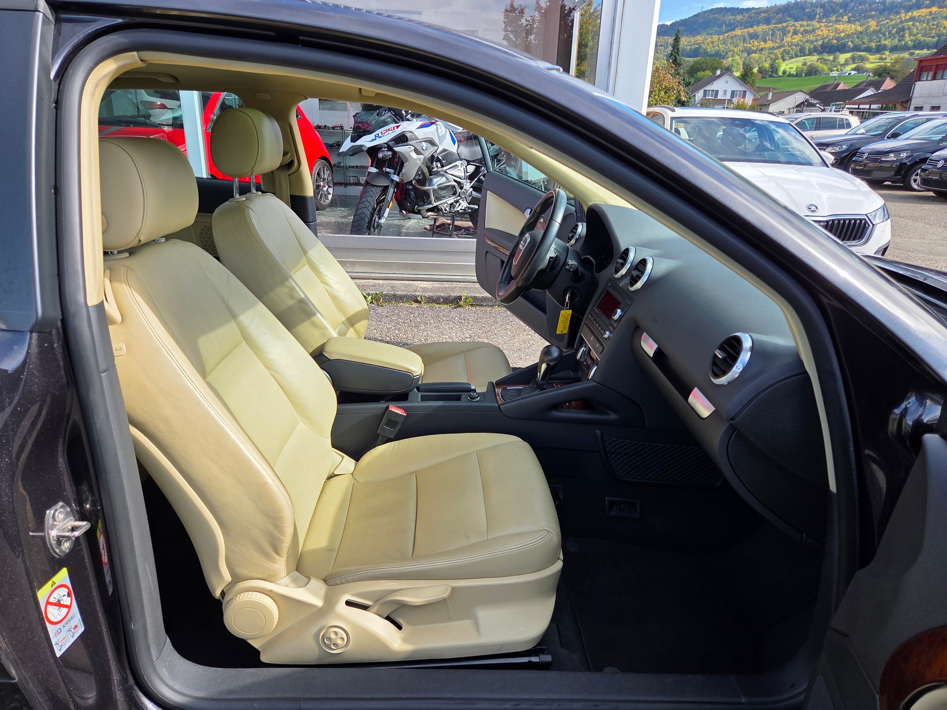 AUDI A3 2.0 TFSI Ambiente S-tronic-image-10