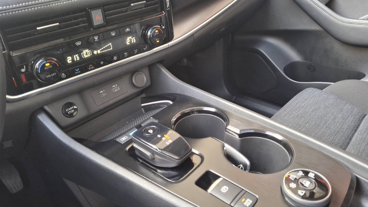NISSAN X-Trail 1.5 VC-T N-Connecta e-4orce-image-14