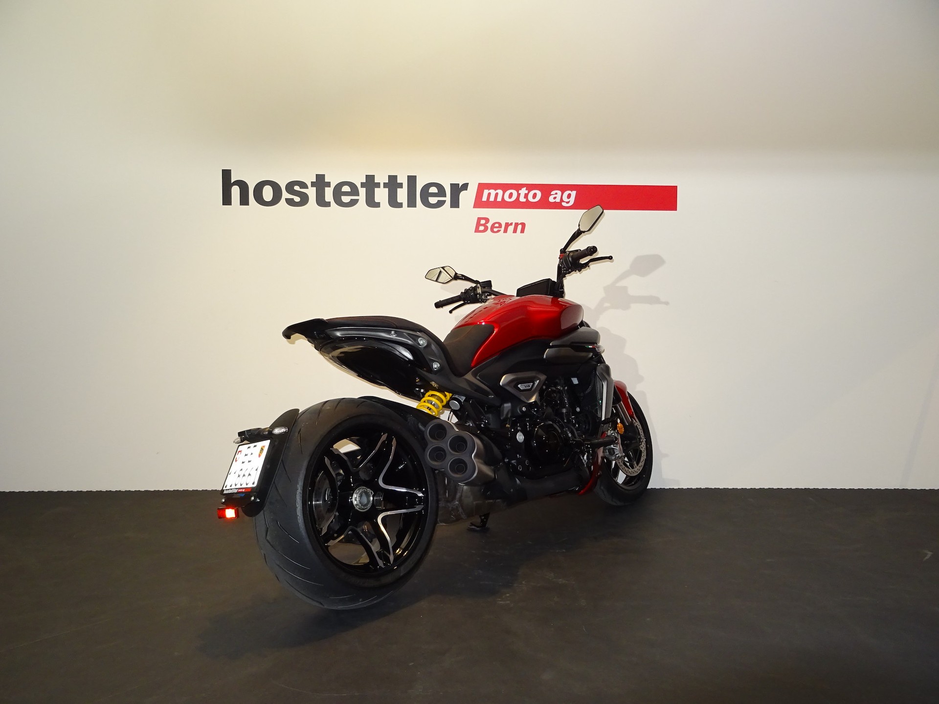 DUCATI X Diavel V4-showroom-element-3