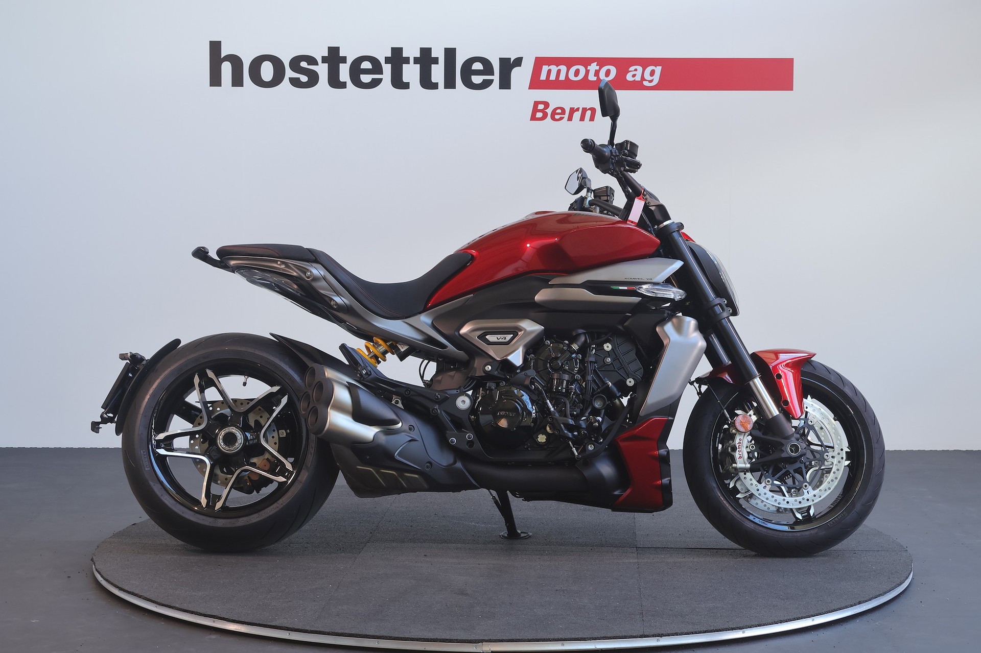 DUCATI X Diavel V4-showroom-element-1