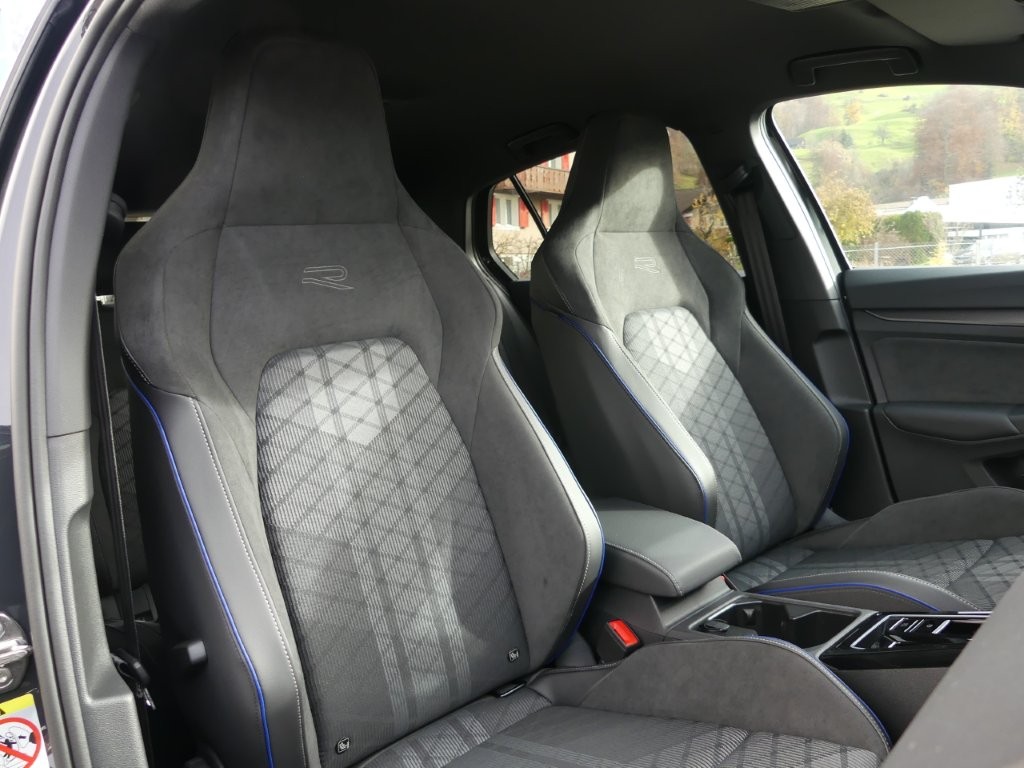VW Golf 1.5 e TSI mHEV R-Line DSG-image-10