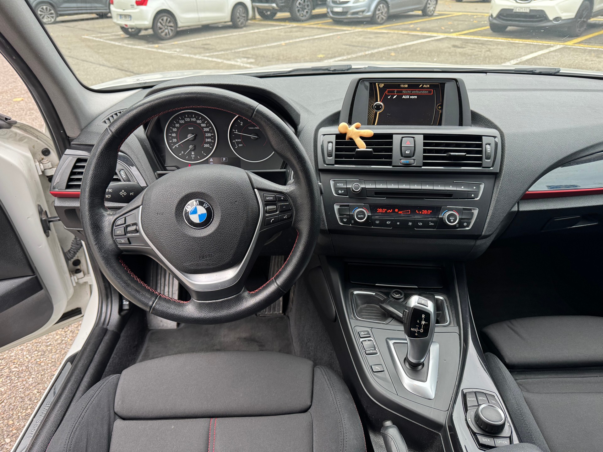 BMW 118i Sport Line Steptronic-image-14