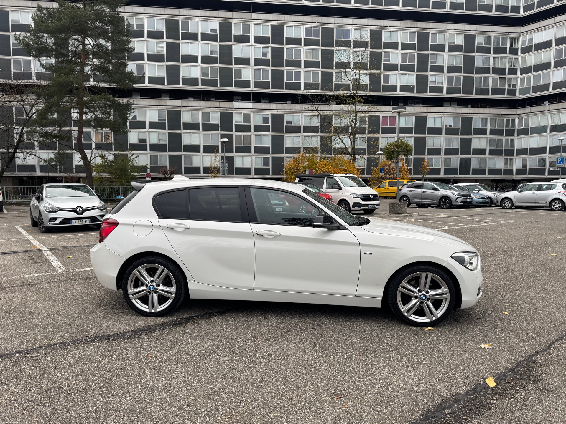 BMW 118i Sport Line Steptronic-image-5