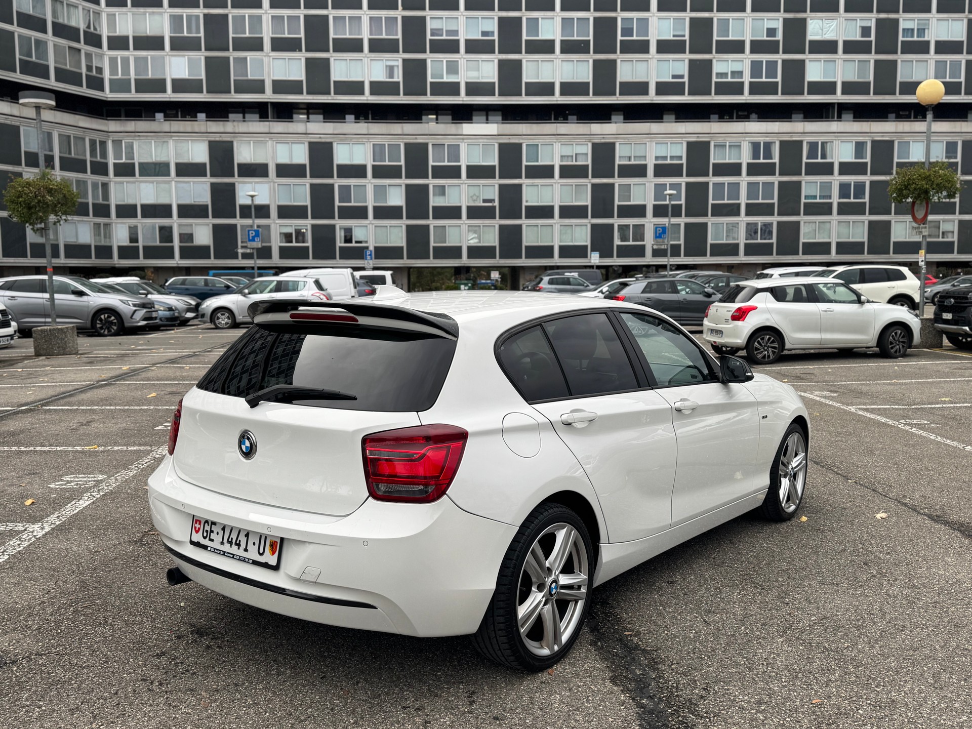 BMW 118i Sport Line Steptronic-image-7