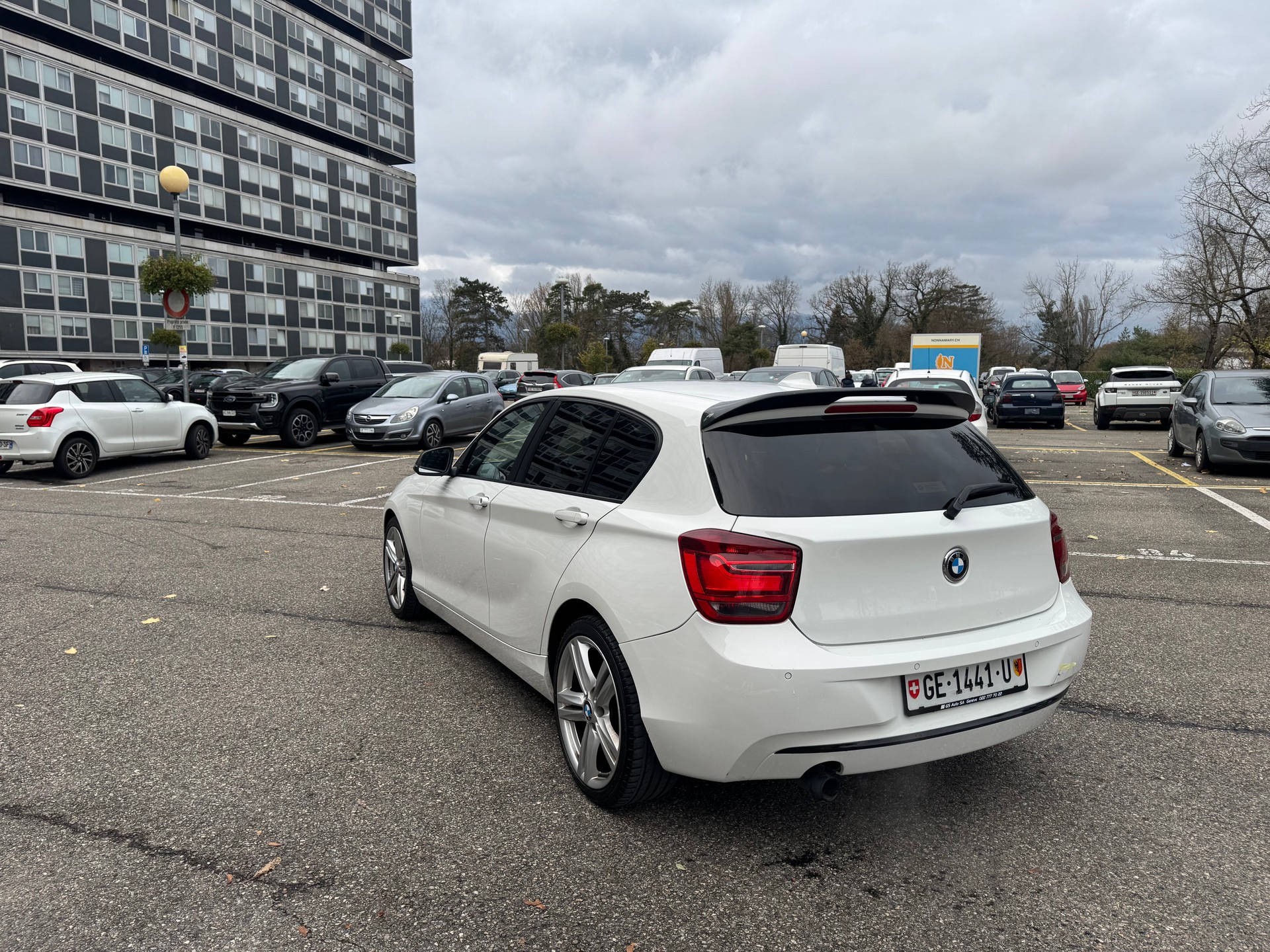 BMW 118i Sport Line Steptronic-image-9