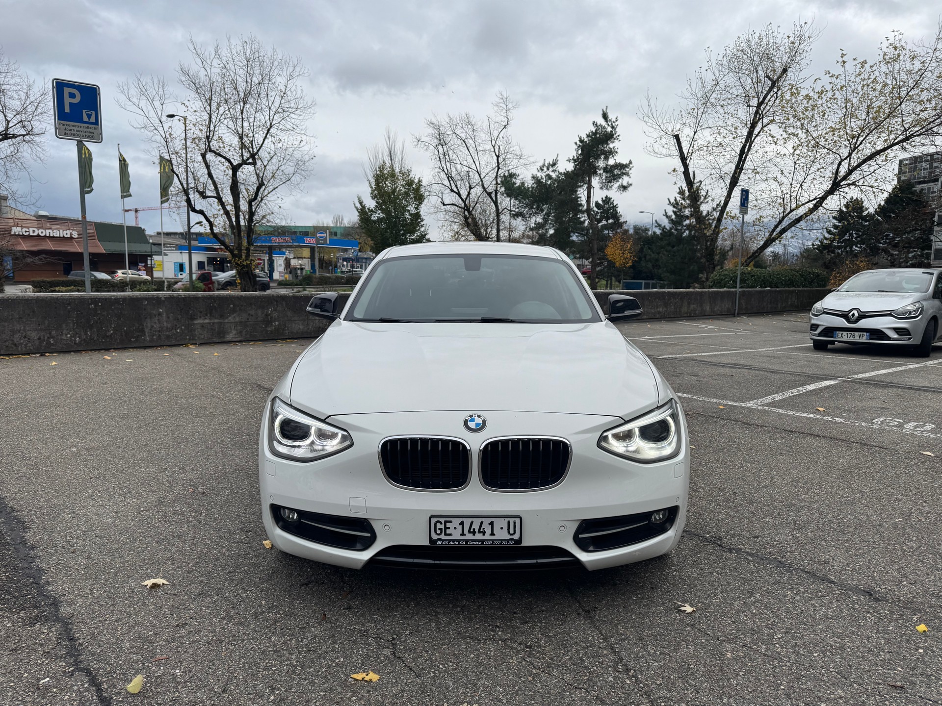 BMW 118i Sport Line Steptronic-image-2
